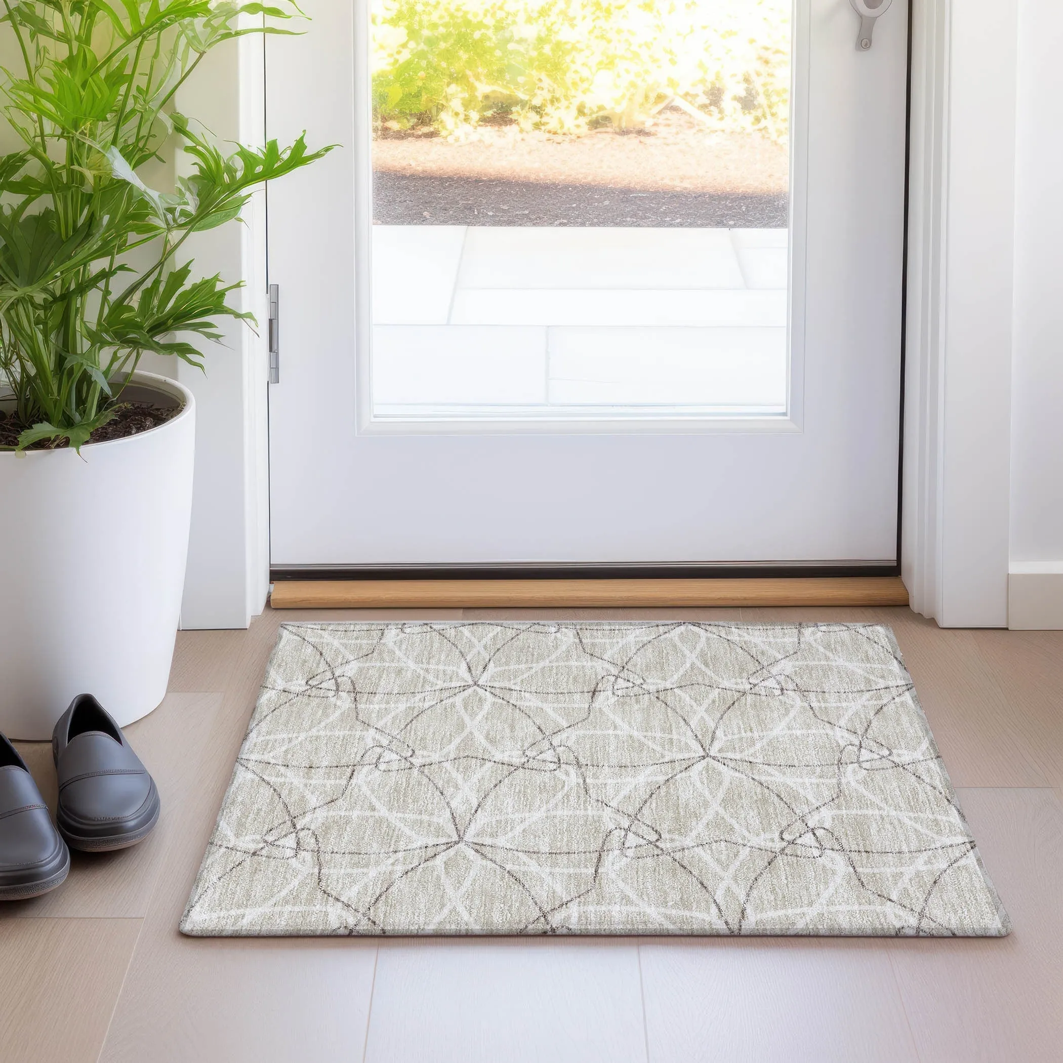 Machine Washable Indoor/ Outdoor Abstract Prism Chantille Rug
