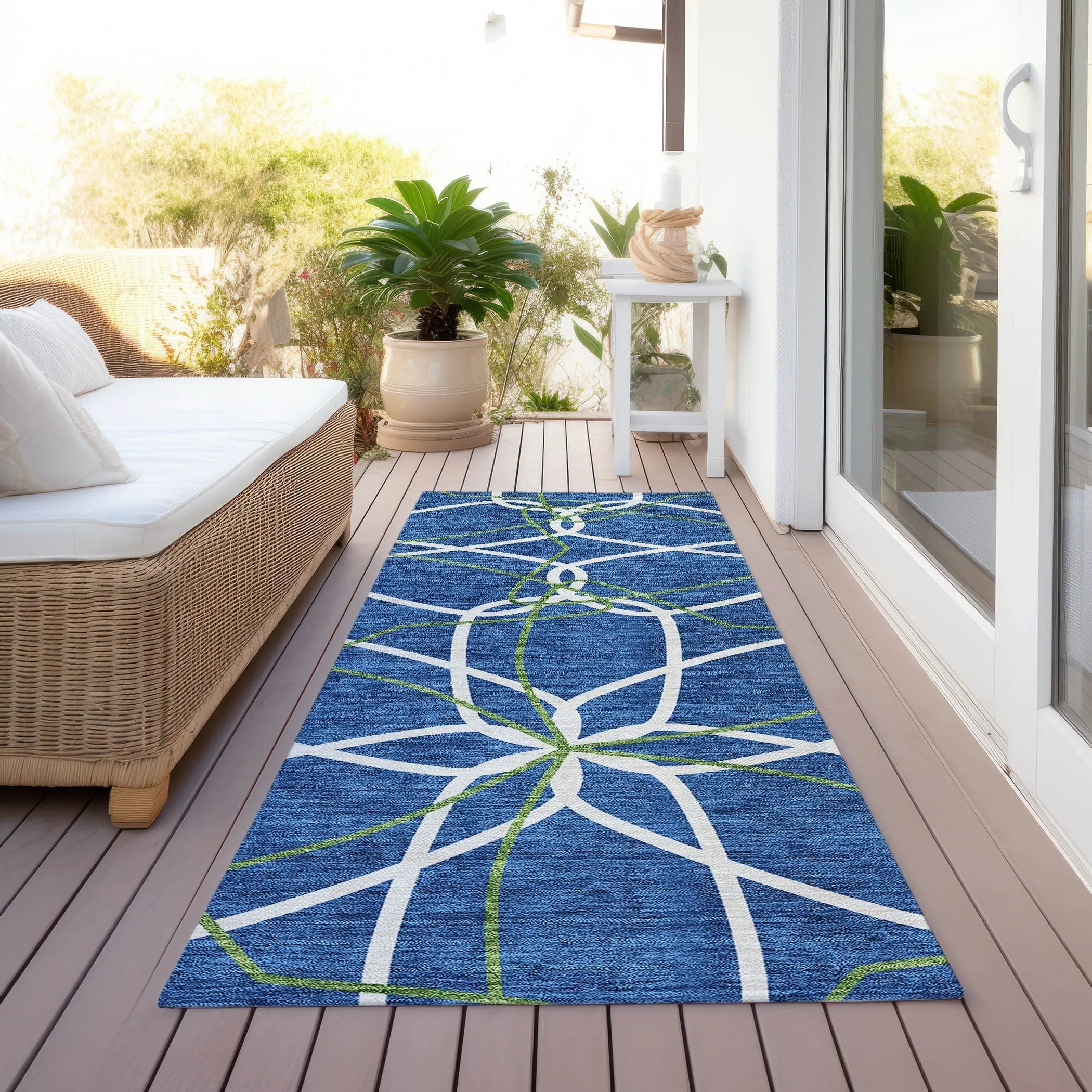 Machine Washable Indoor/ Outdoor Abstract Prism Chantille Rug