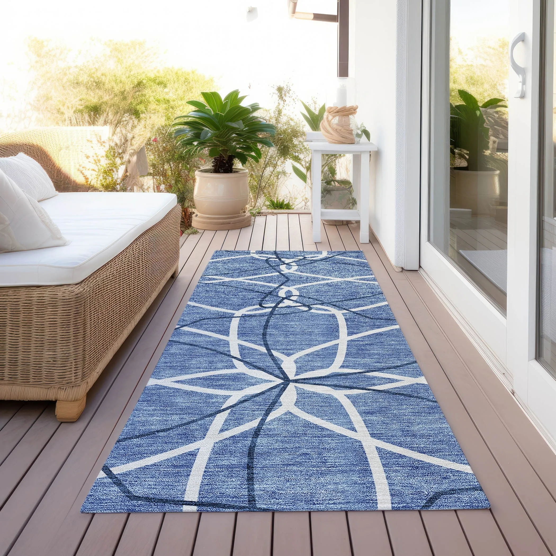 Machine Washable Indoor/ Outdoor Abstract Prism Chantille Rug
