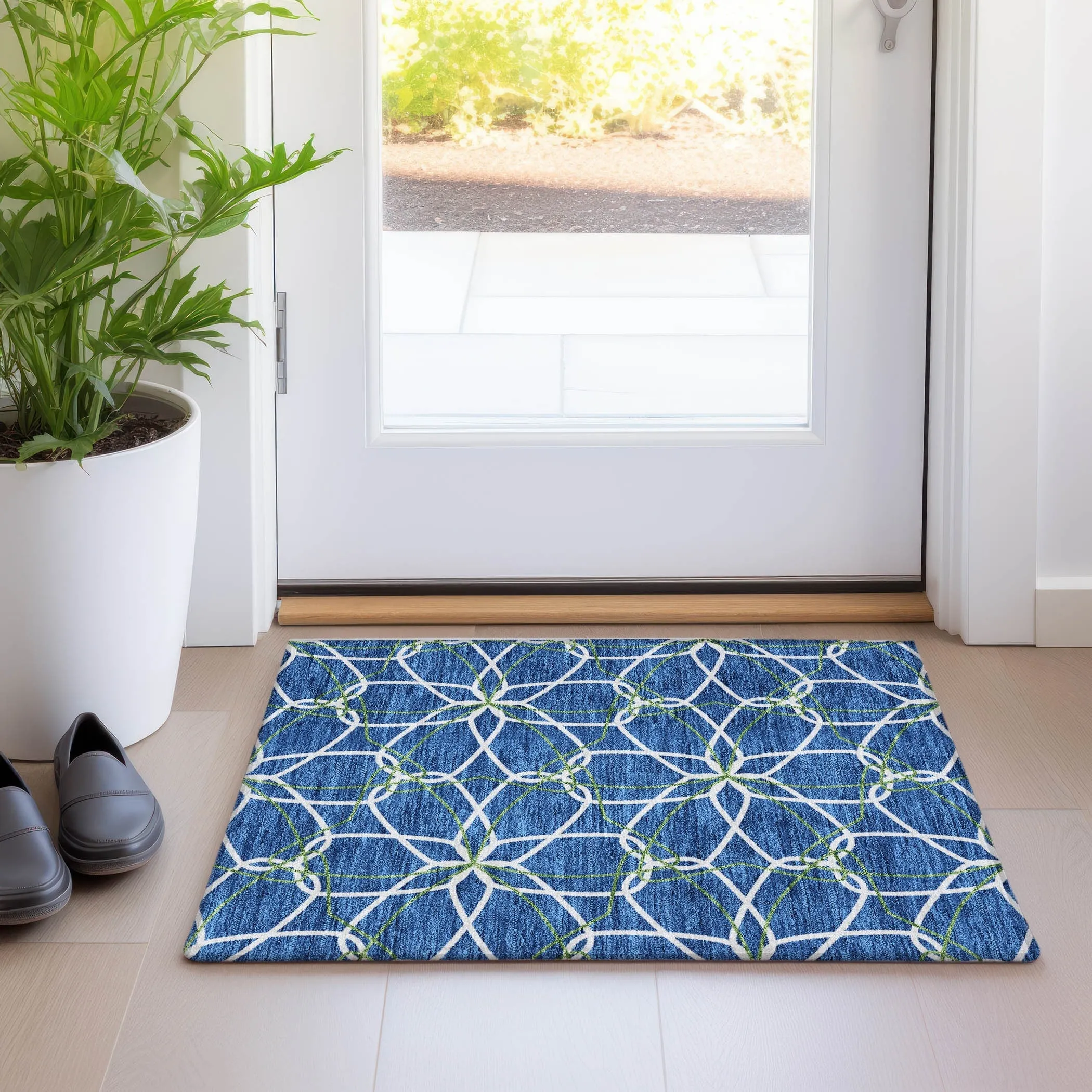 Machine Washable Indoor/ Outdoor Abstract Prism Chantille Rug