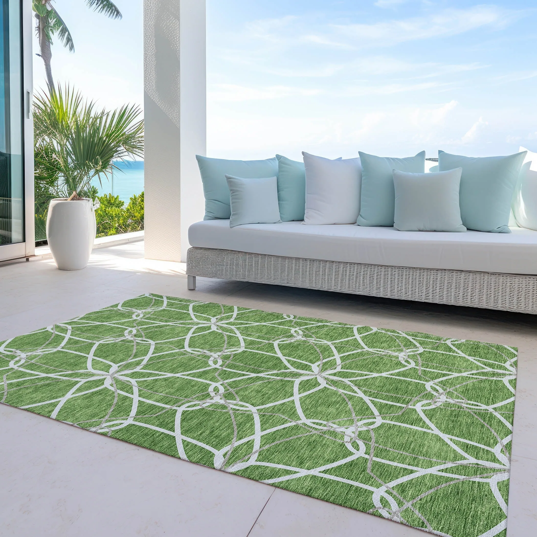 Machine Washable Indoor/ Outdoor Abstract Prism Chantille Rug