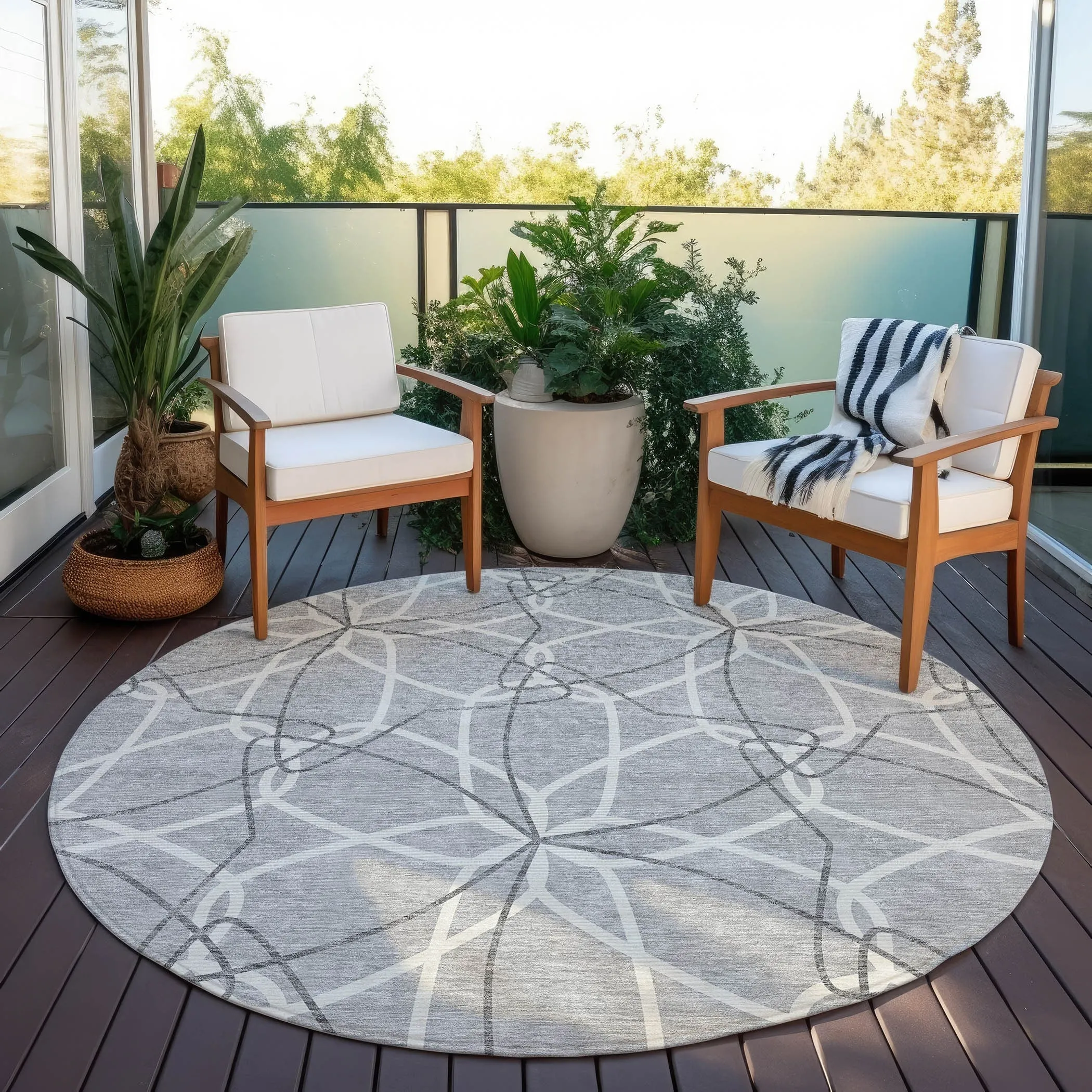 Machine Washable Indoor/ Outdoor Abstract Prism Chantille Rug