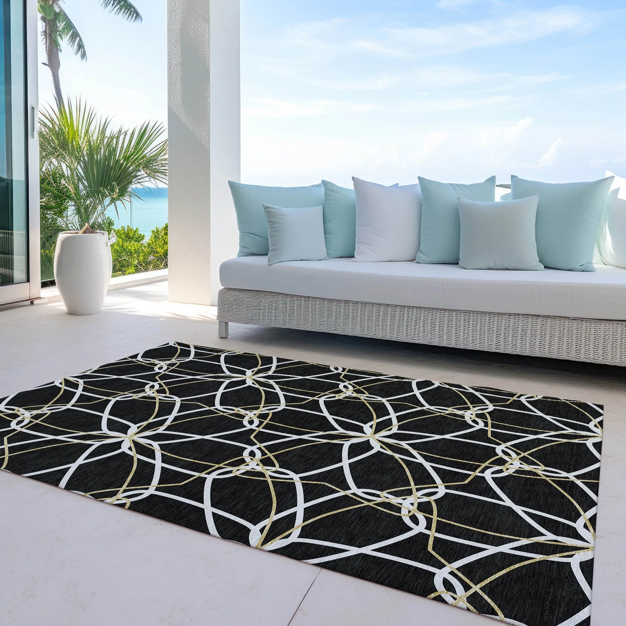 Machine Washable Indoor/ Outdoor Abstract Prism Chantille Rug