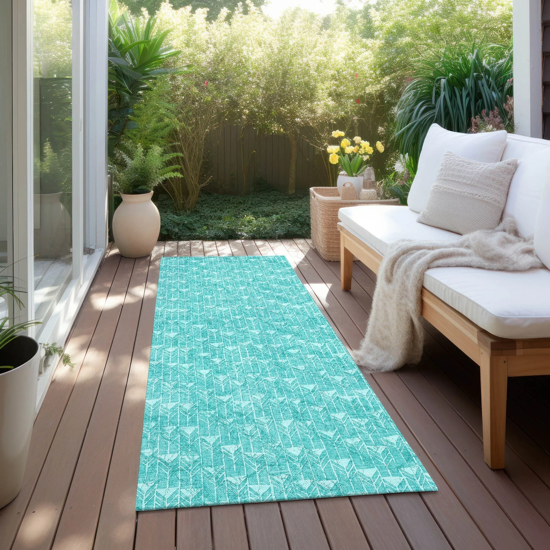 Machine Washable Indoor/ Outdoor Arrows Chantille Rug