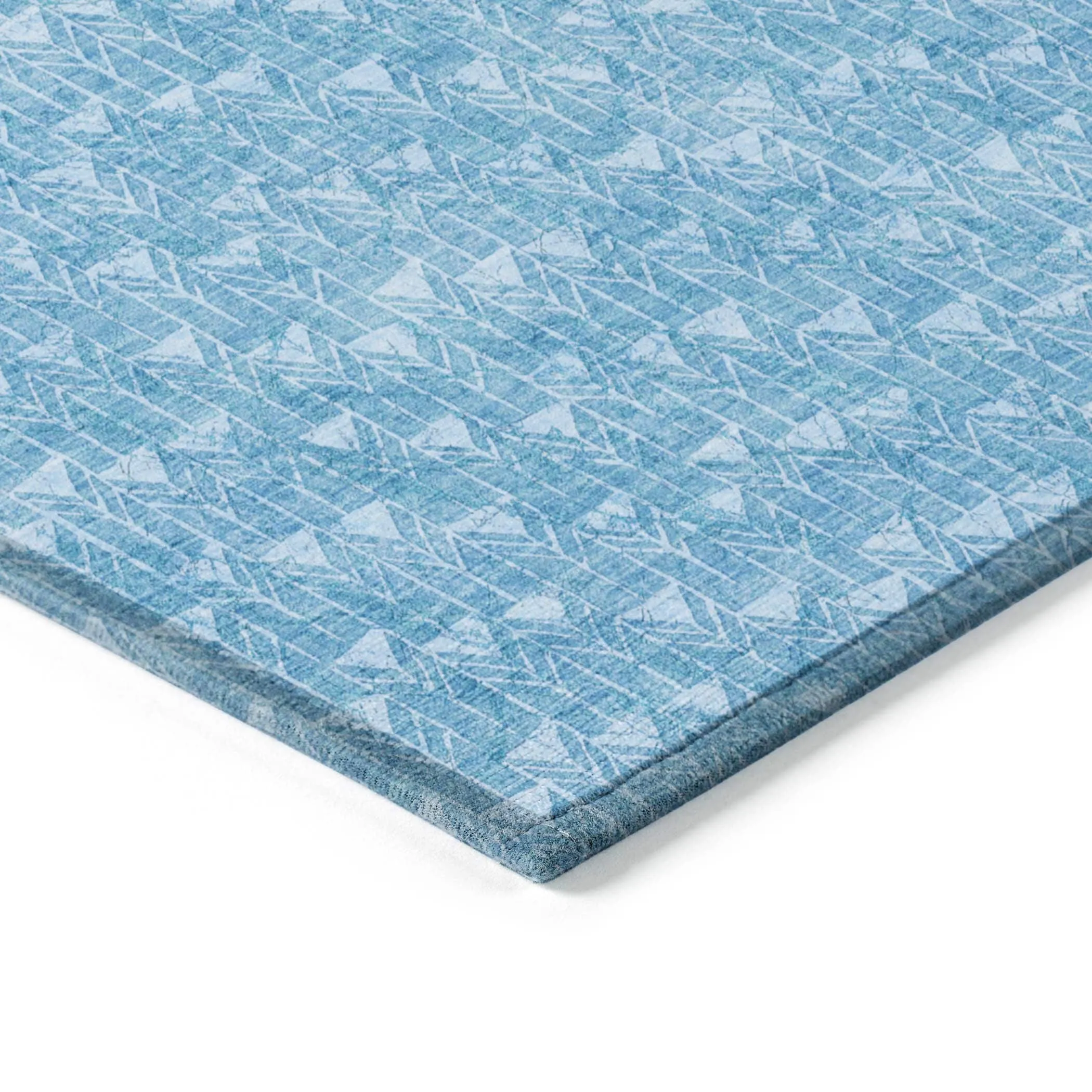 Machine Washable Indoor/ Outdoor Arrows Chantille Rug
