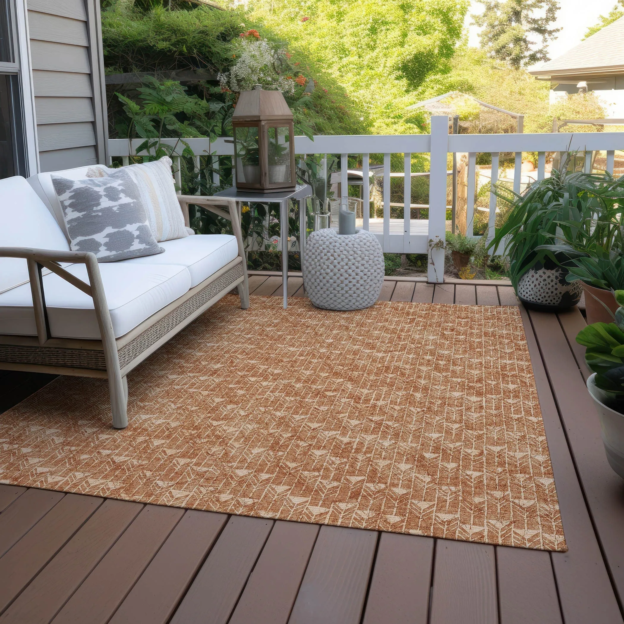 Machine Washable Indoor/ Outdoor Arrows Chantille Rug