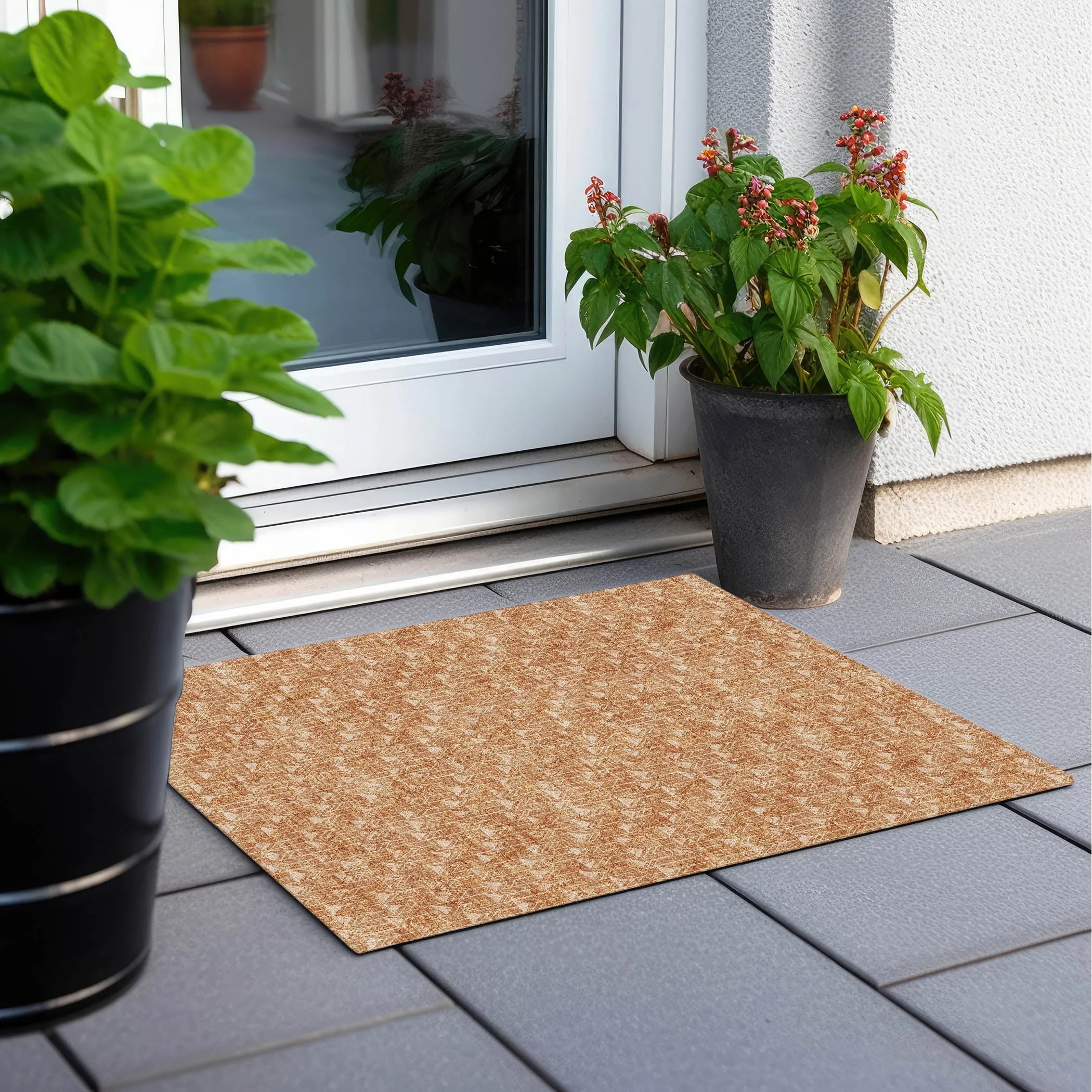 Machine Washable Indoor/ Outdoor Arrows Chantille Rug