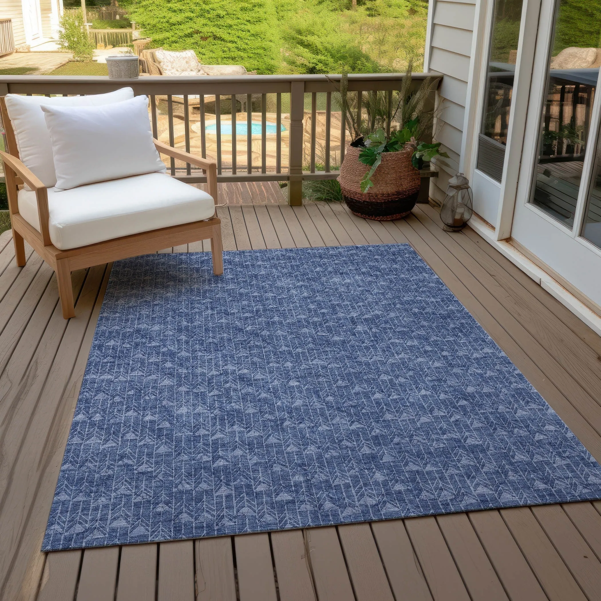 Machine Washable Indoor/ Outdoor Arrows Chantille Rug