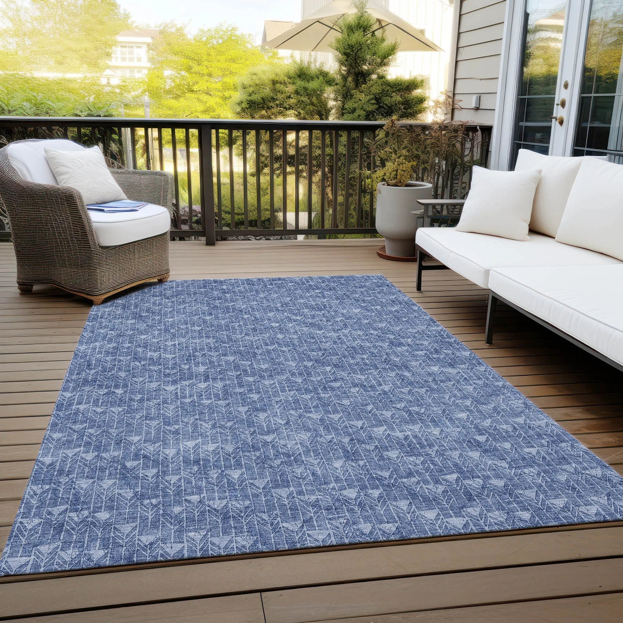 Machine Washable Indoor/ Outdoor Arrows Chantille Rug