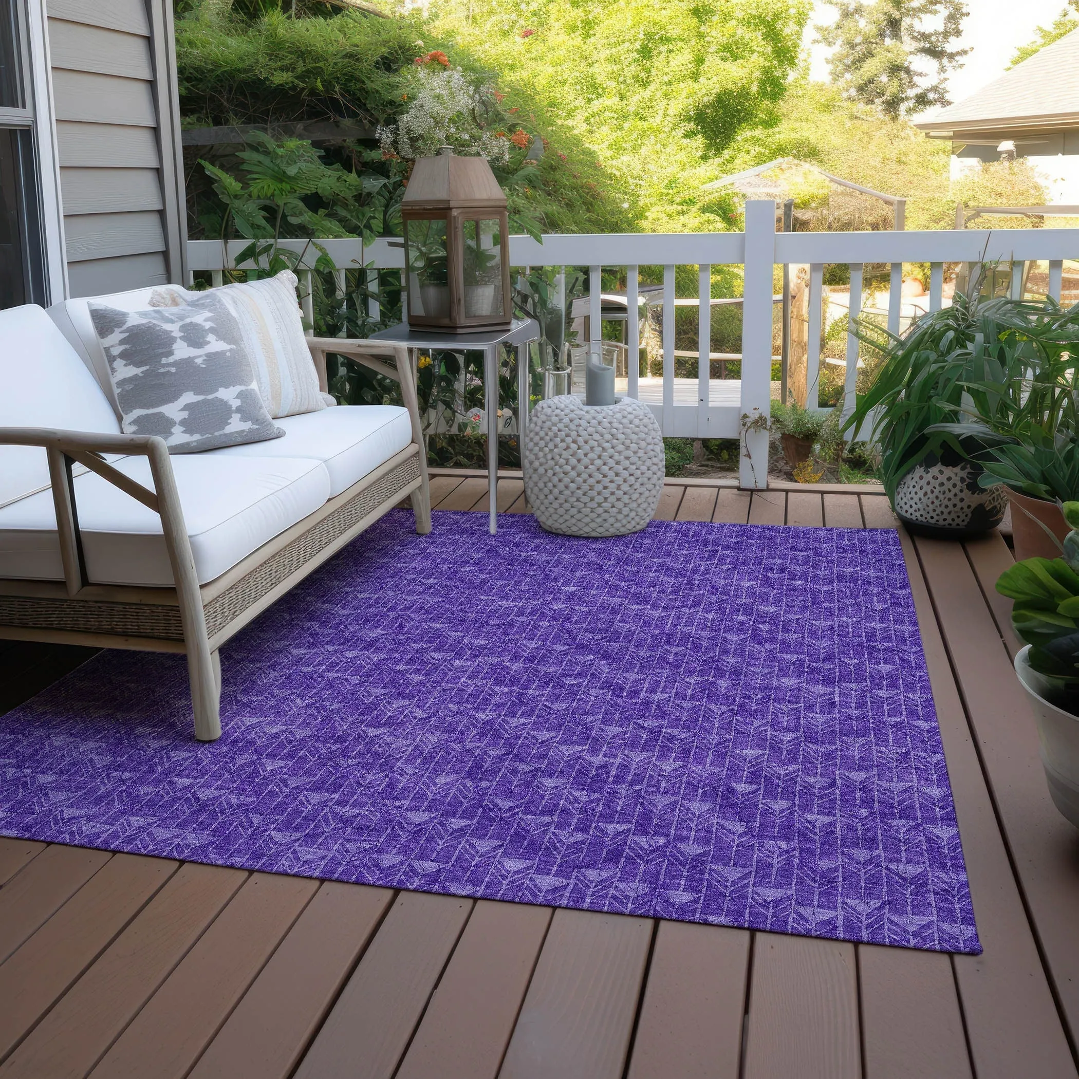 Machine Washable Indoor/ Outdoor Arrows Chantille Rug
