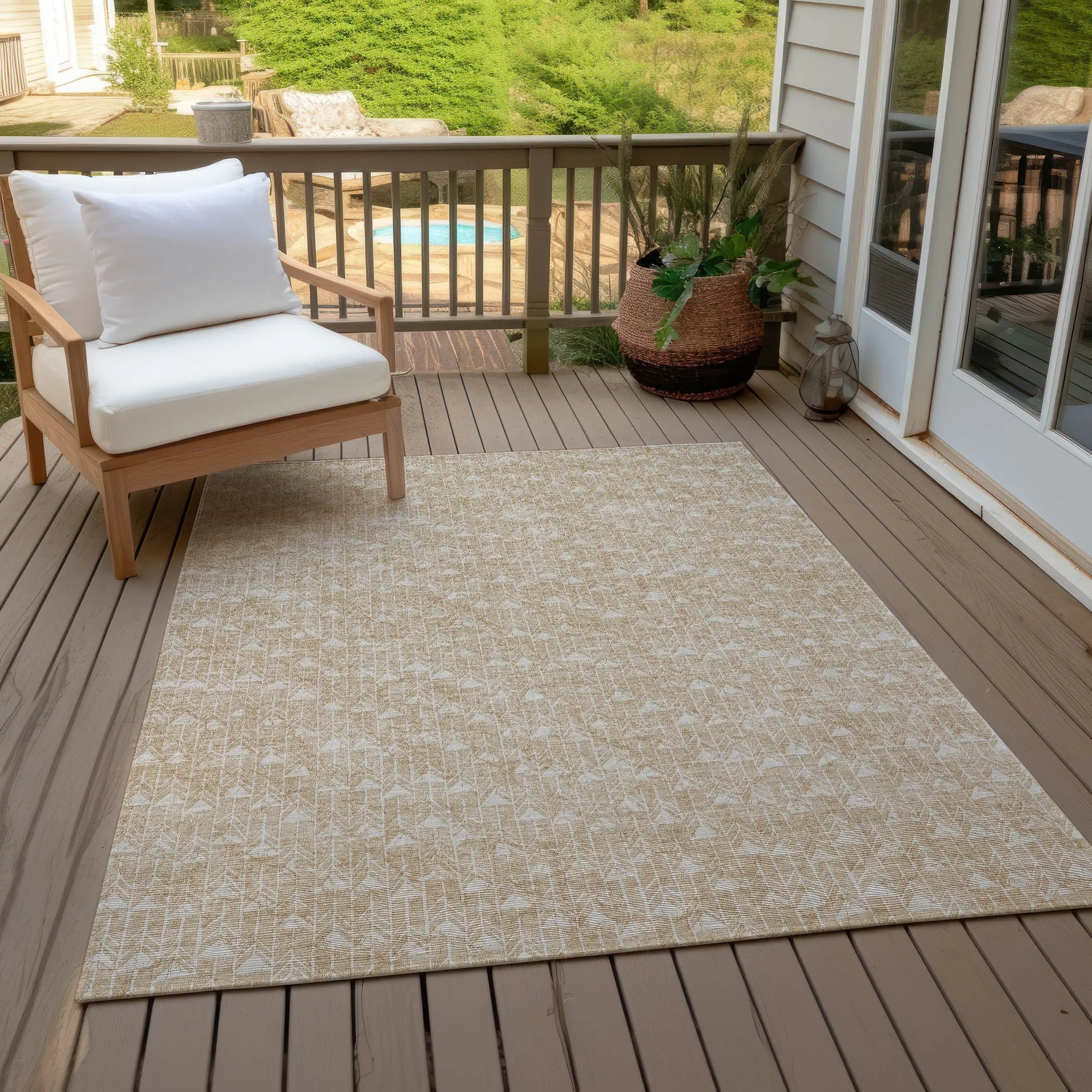 Machine Washable Indoor/ Outdoor Arrows Chantille Rug