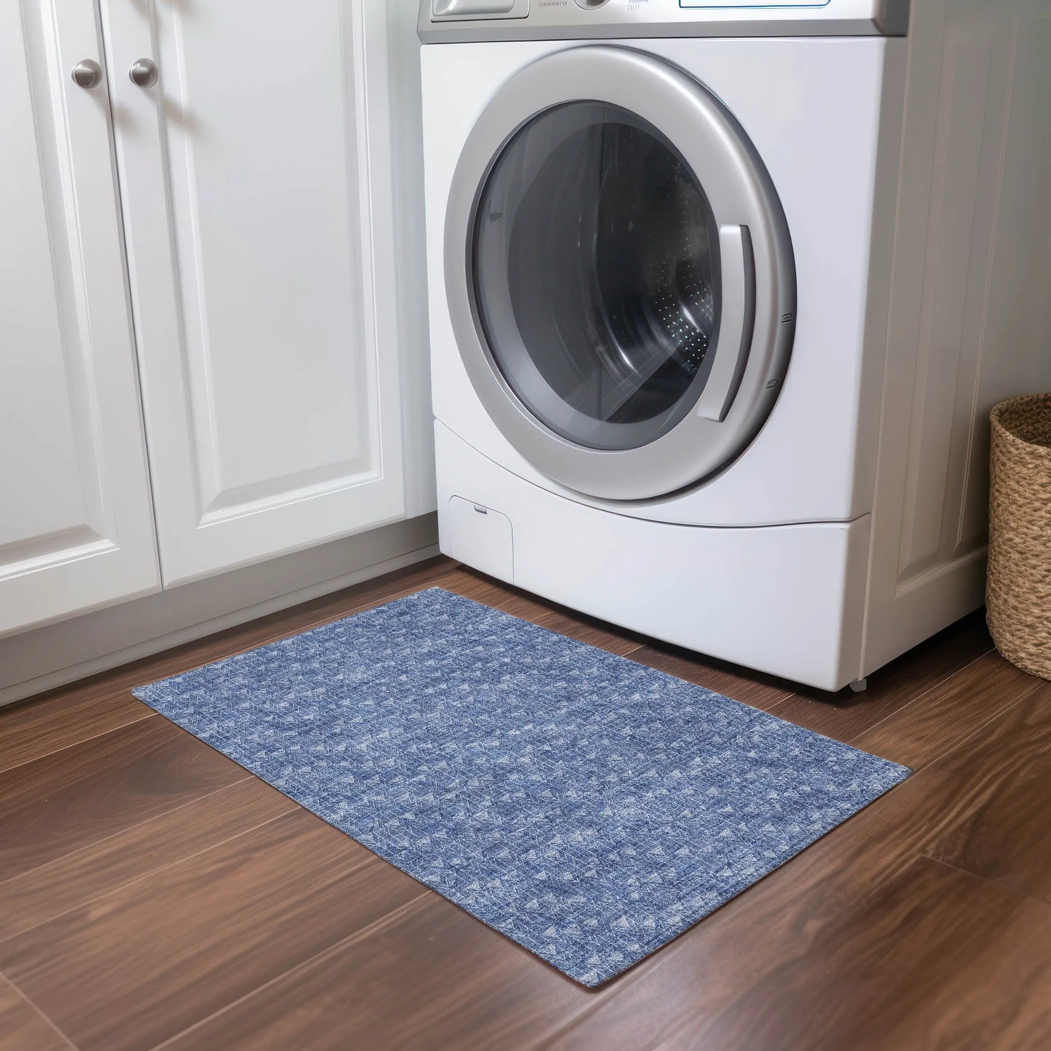 Machine Washable Indoor/ Outdoor Arrows Chantille Rug