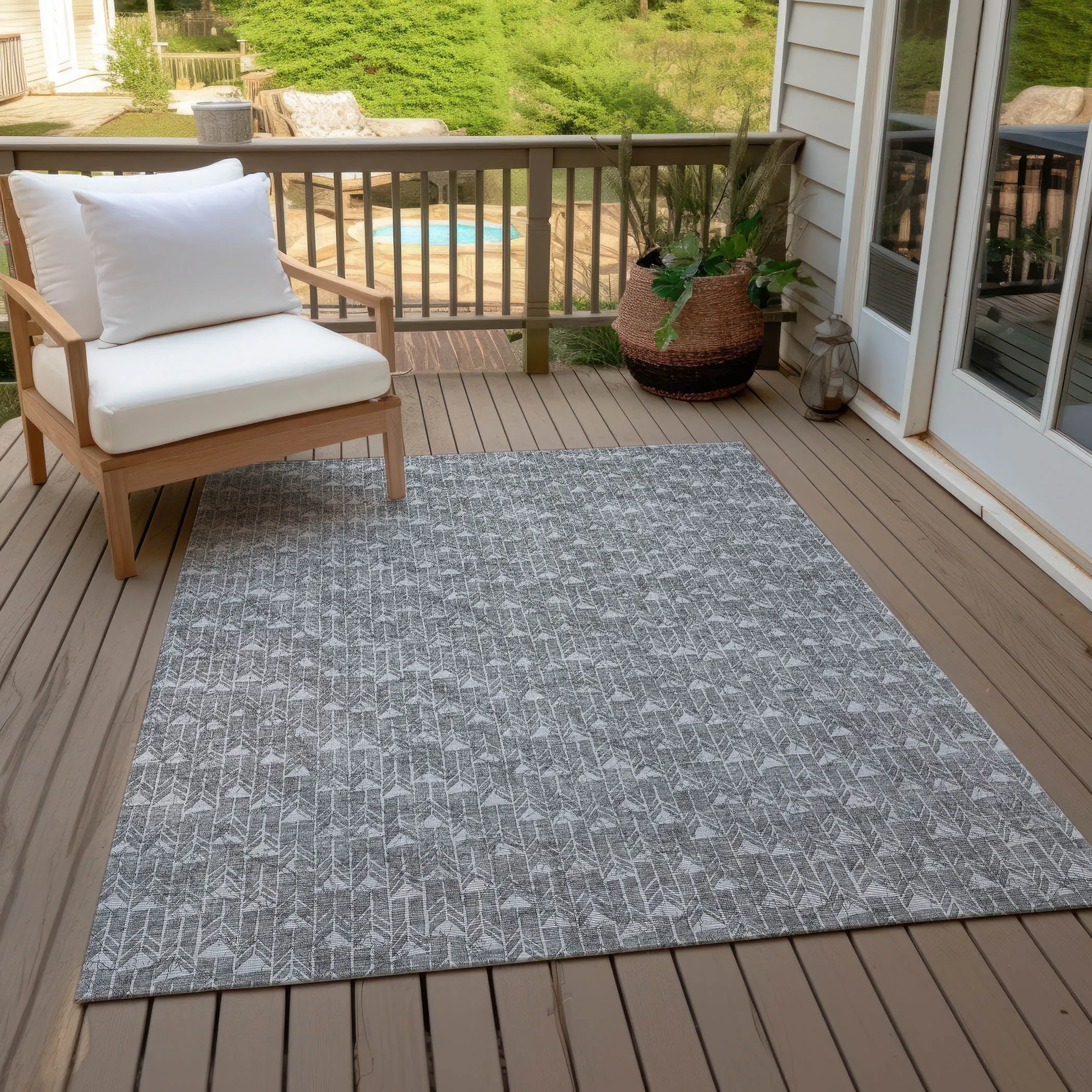 Machine Washable Indoor/ Outdoor Arrows Chantille Rug