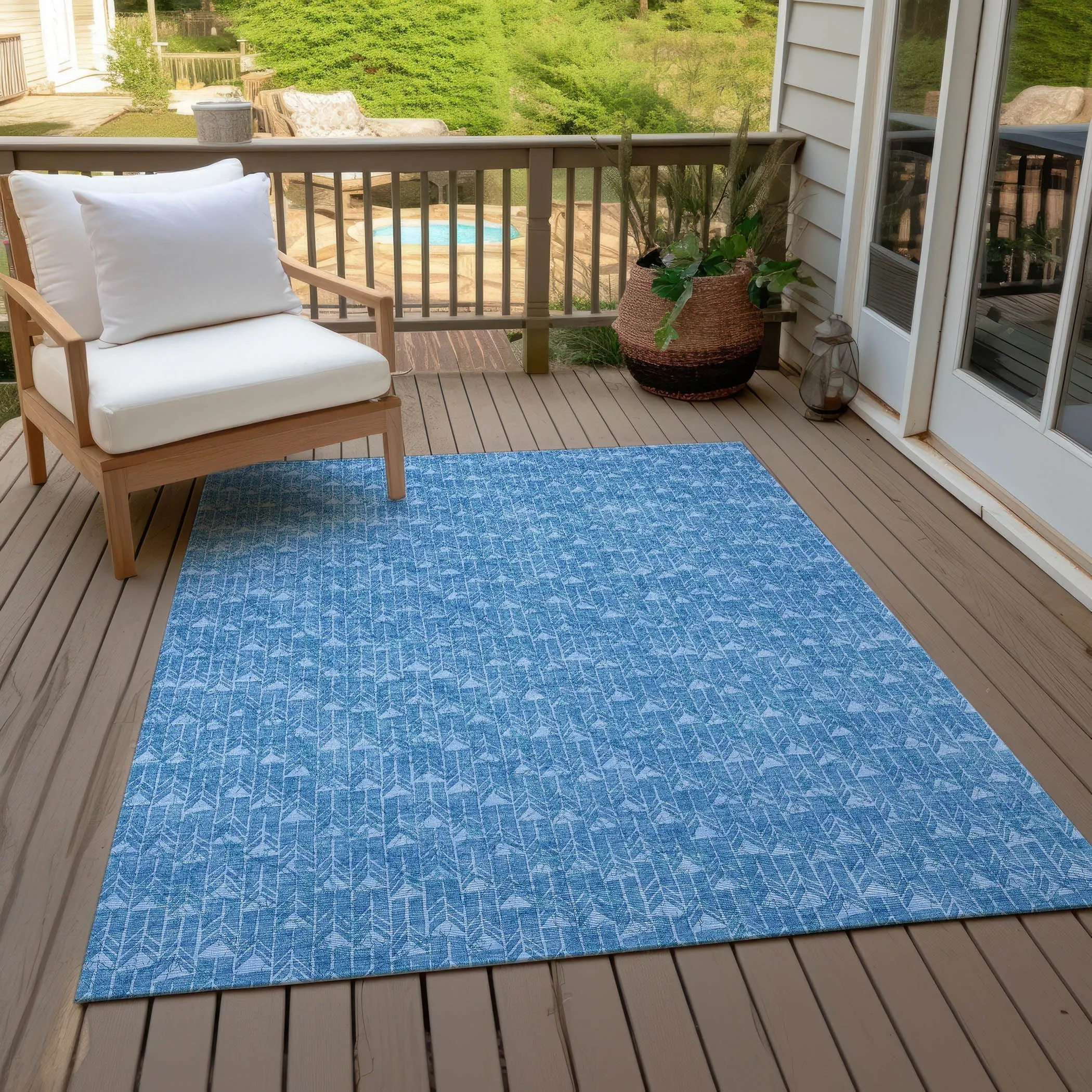 Machine Washable Indoor/ Outdoor Arrows Chantille Rug
