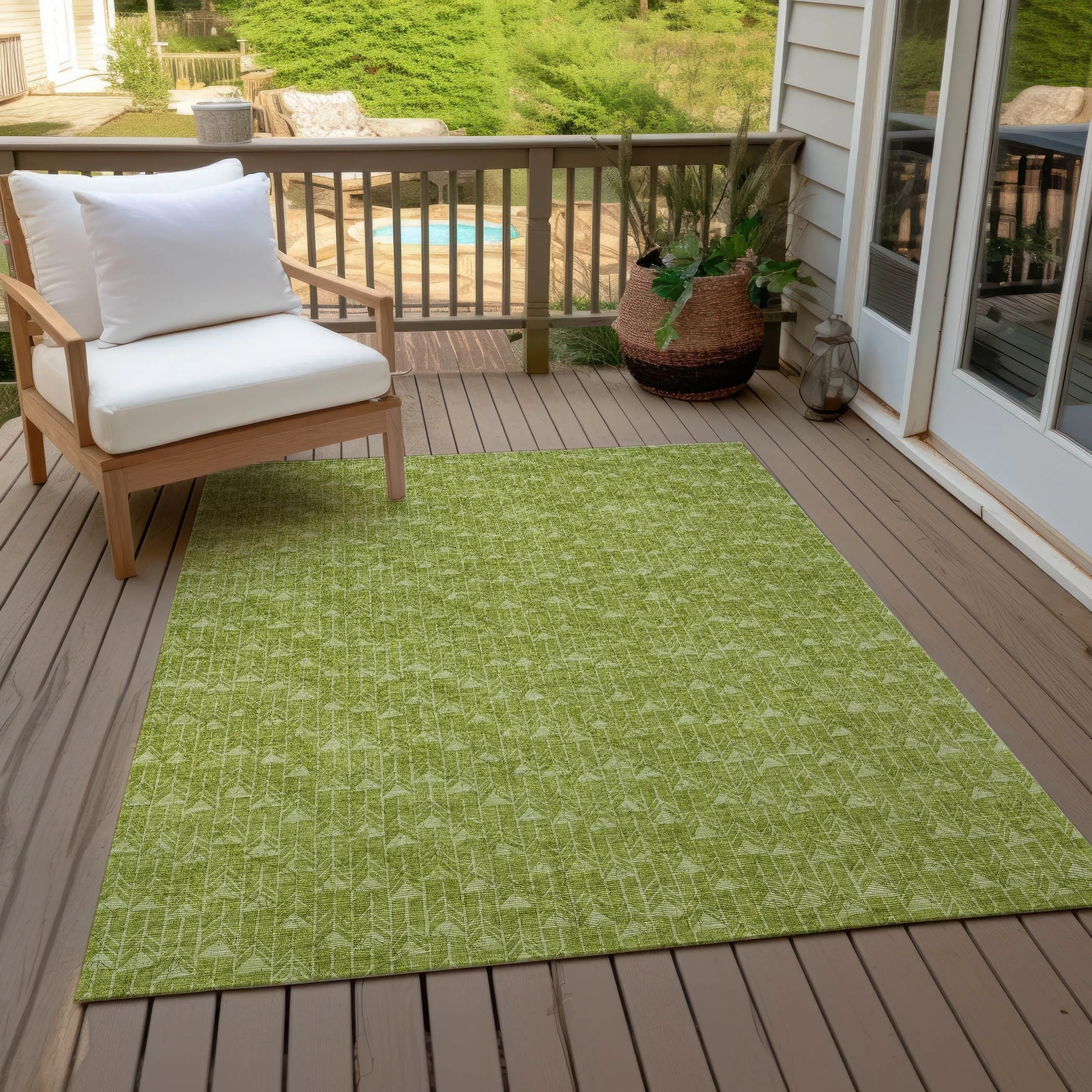 Machine Washable Indoor/ Outdoor Arrows Chantille Rug