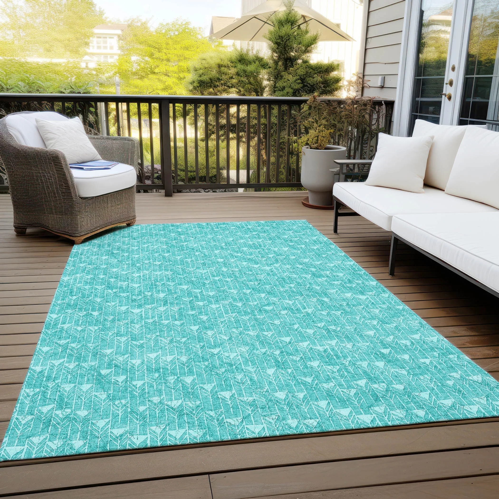 Machine Washable Indoor/ Outdoor Arrows Chantille Rug