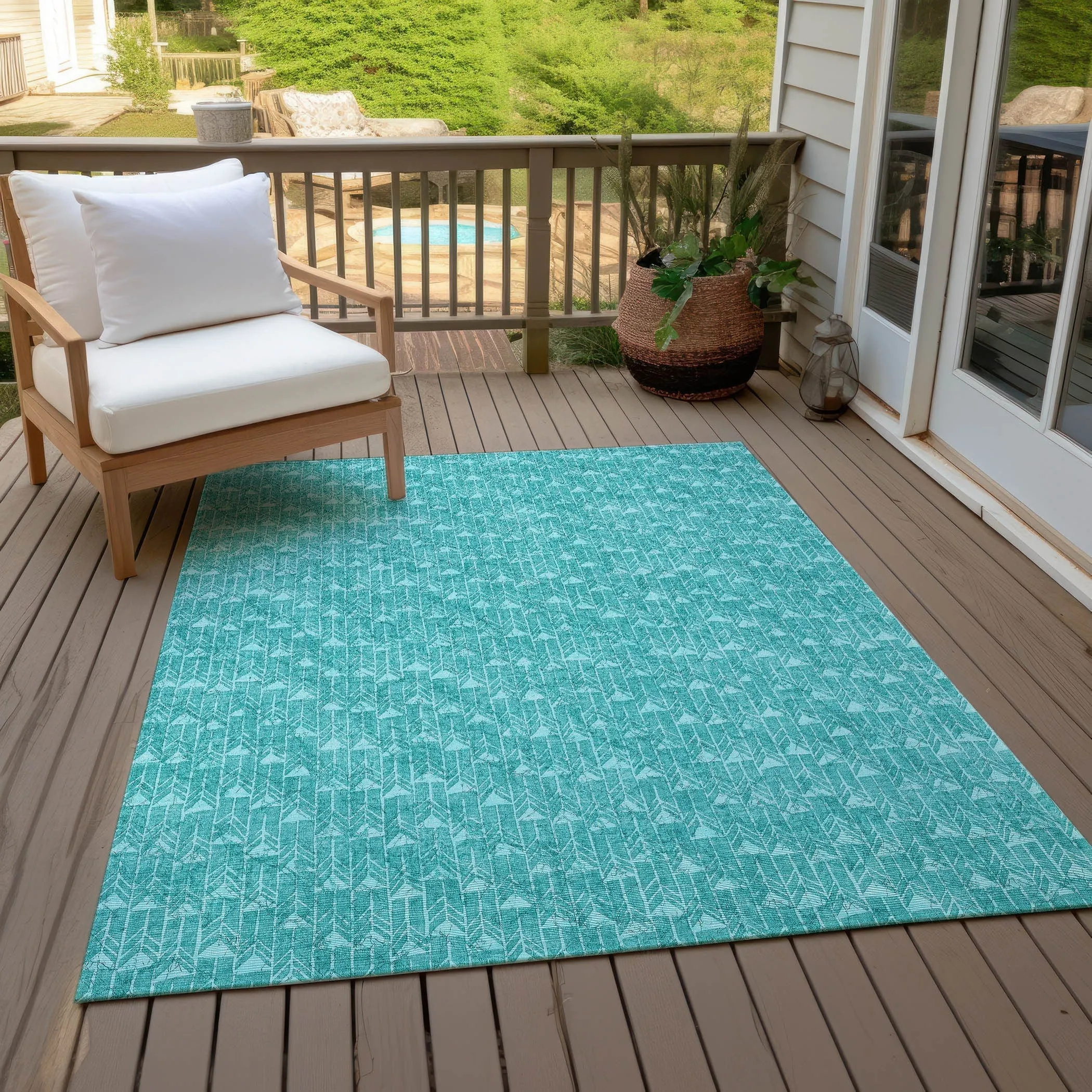 Machine Washable Indoor/ Outdoor Arrows Chantille Rug
