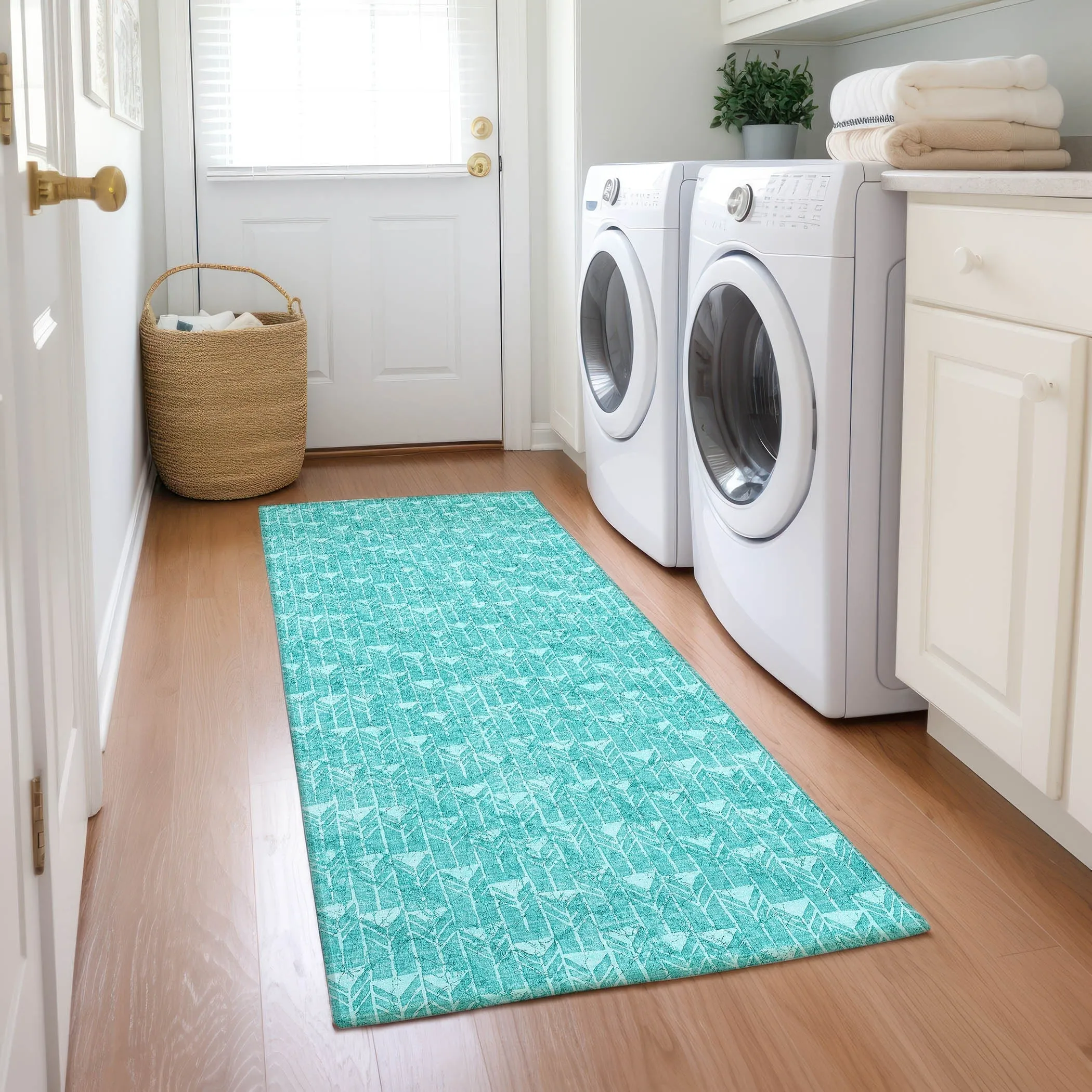 Machine Washable Indoor/ Outdoor Arrows Chantille Rug
