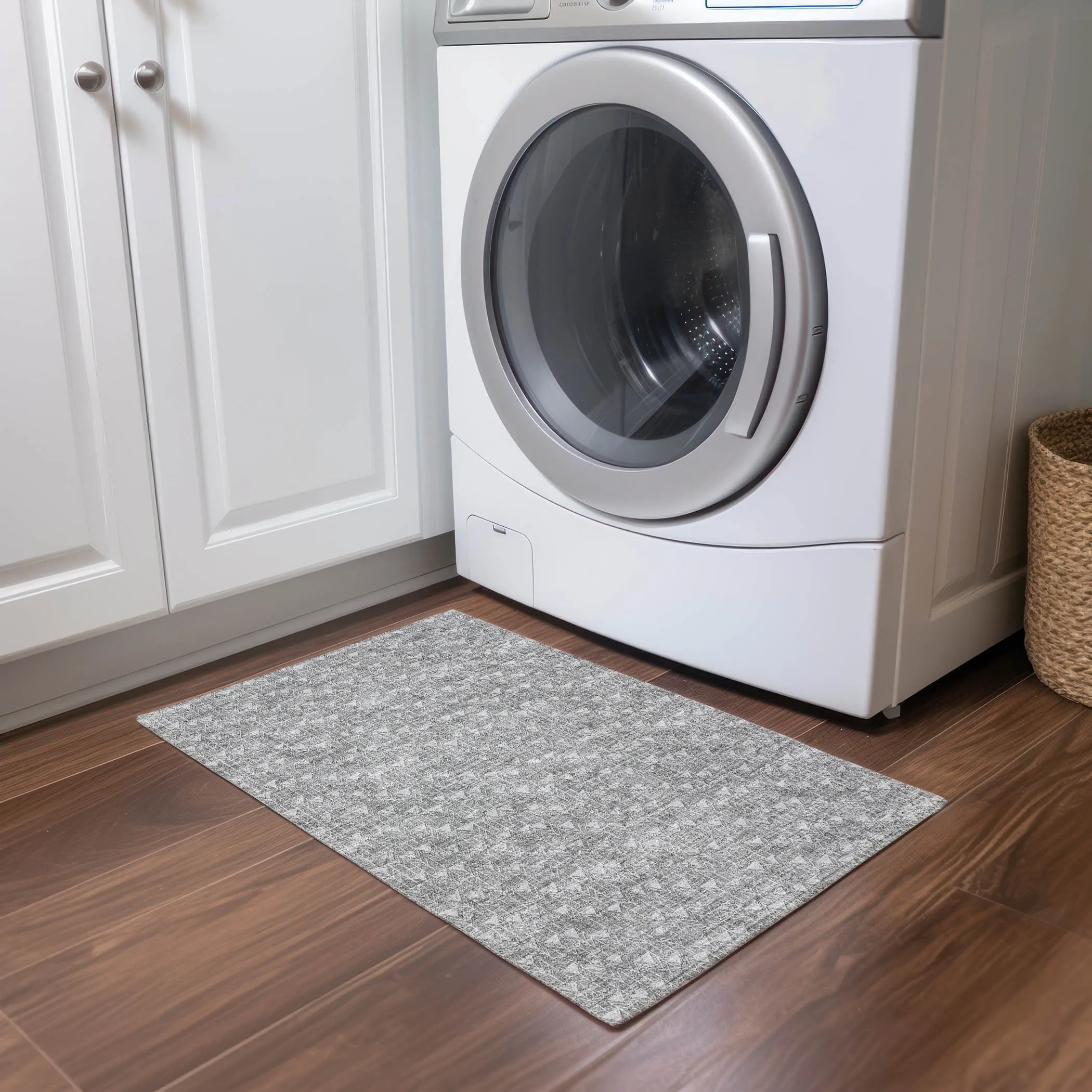 Machine Washable Indoor/ Outdoor Arrows Chantille Rug