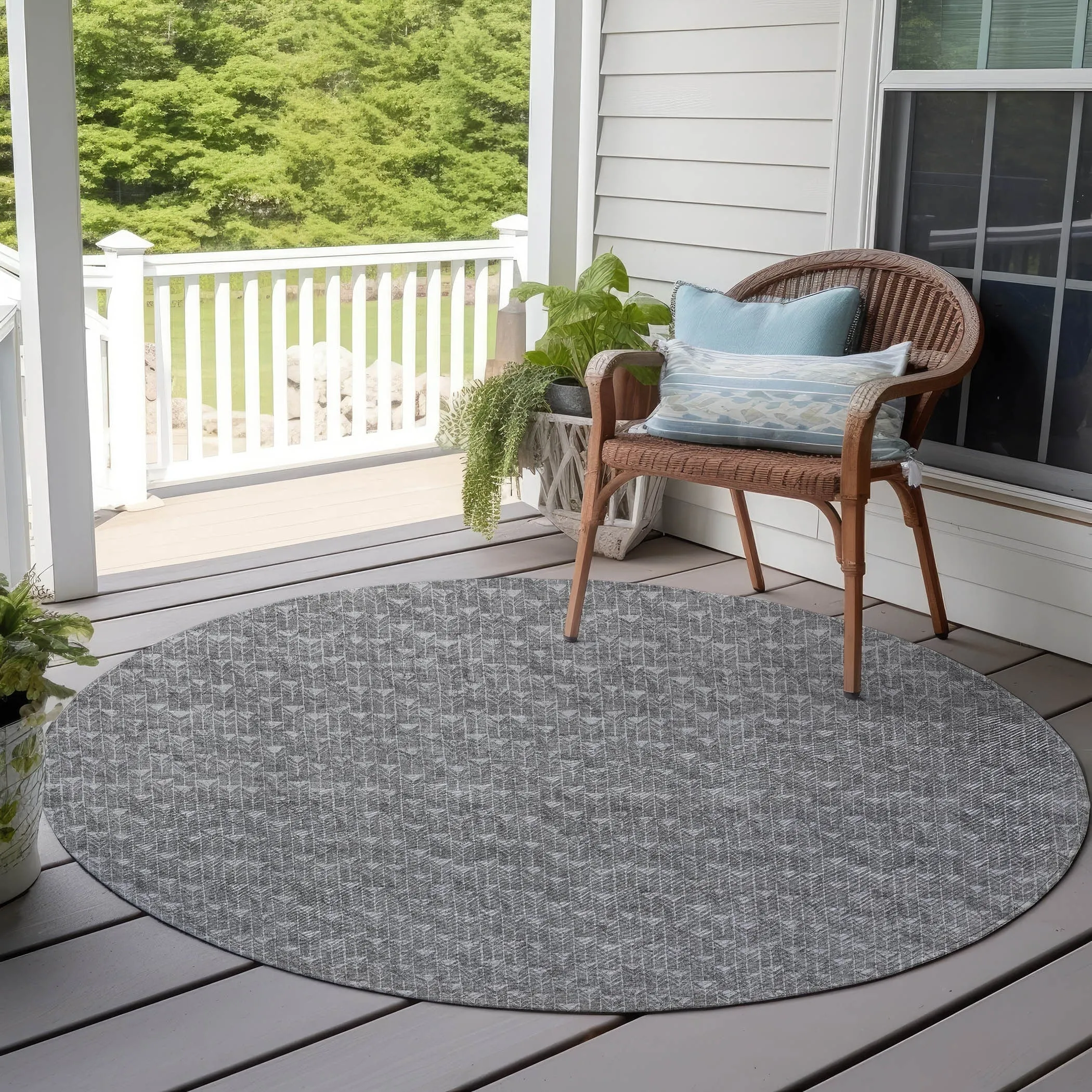 Machine Washable Indoor/ Outdoor Arrows Chantille Rug