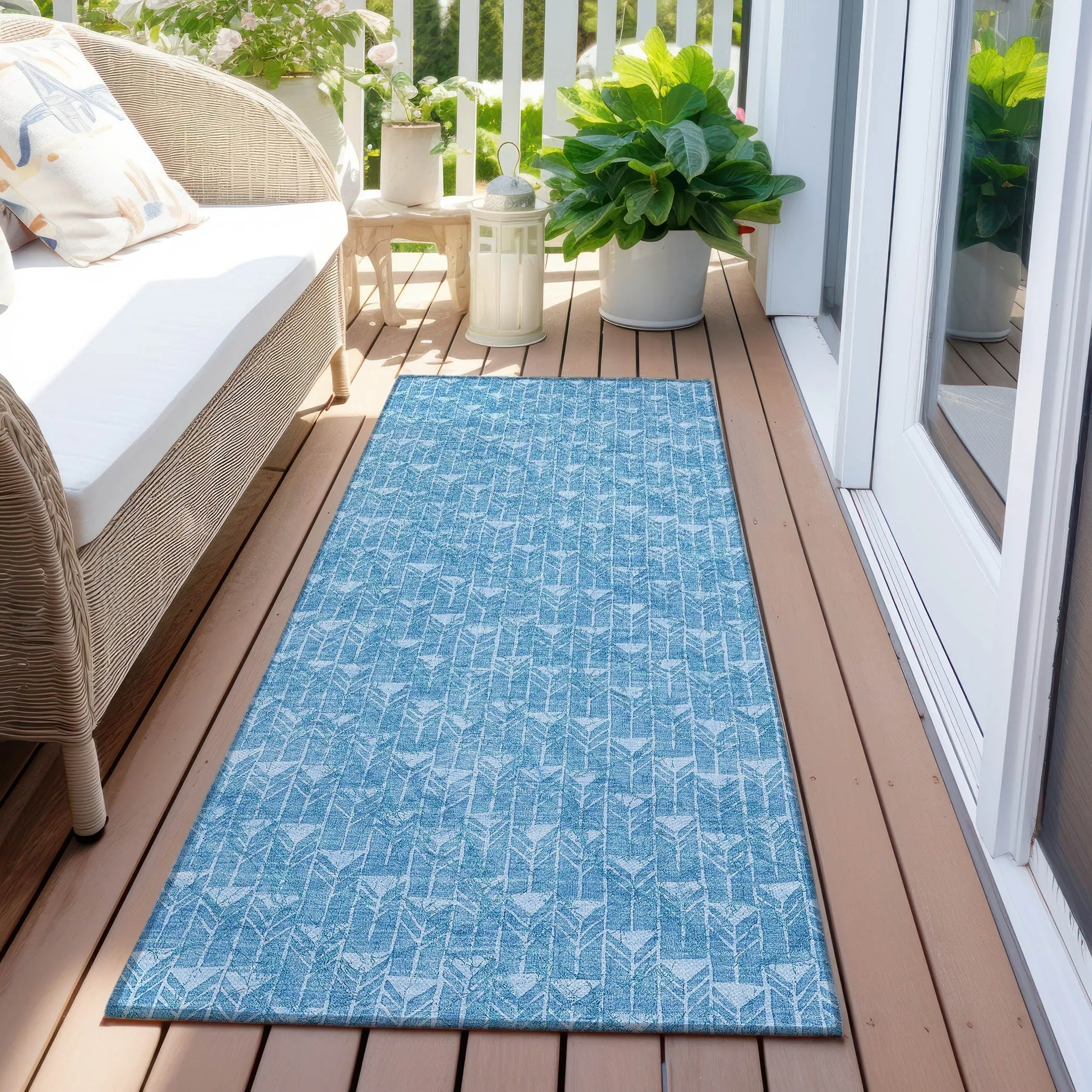 Machine Washable Indoor/ Outdoor Arrows Chantille Rug