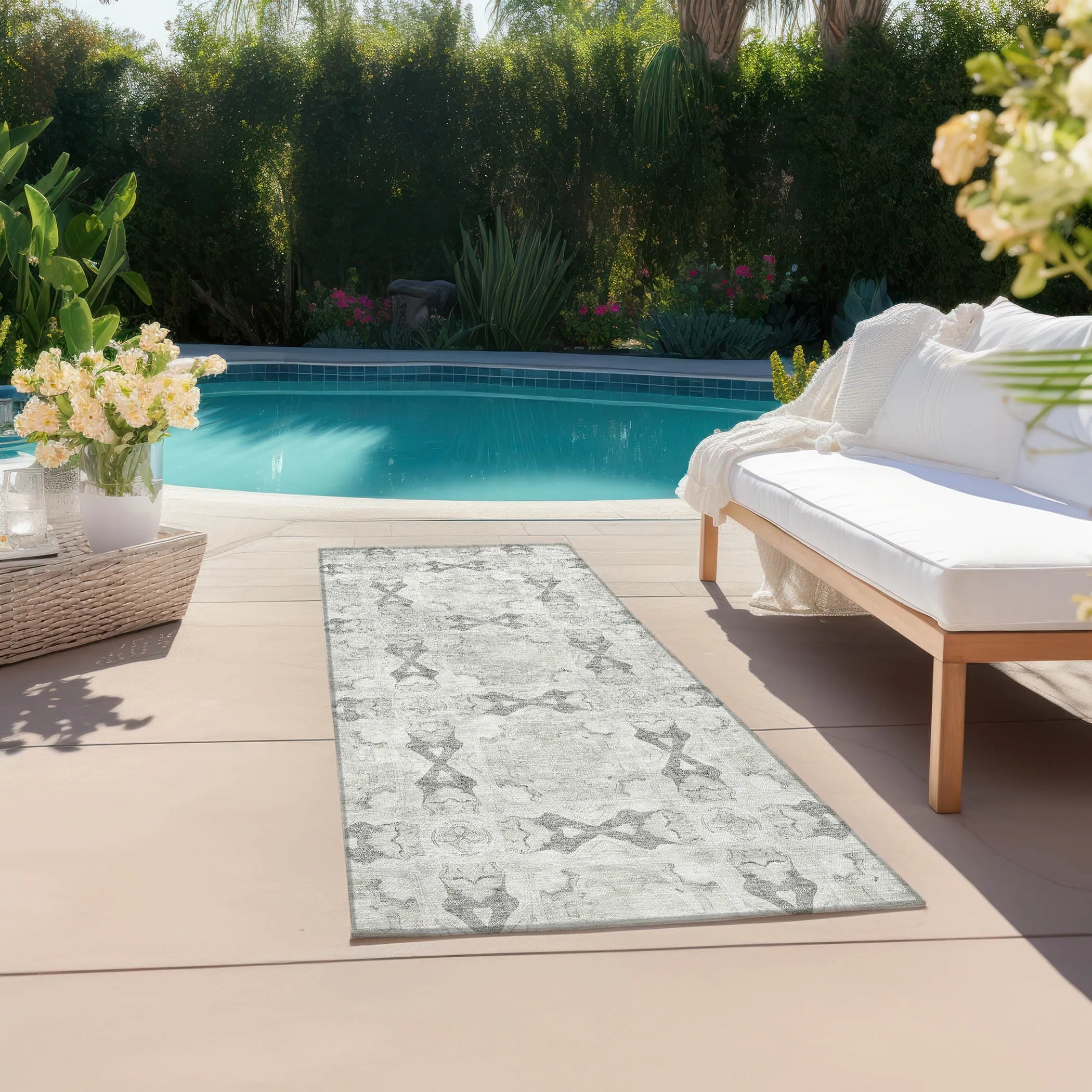 Machine Washable Indoor/ Outdoor Boho Medallions Chantille Rug