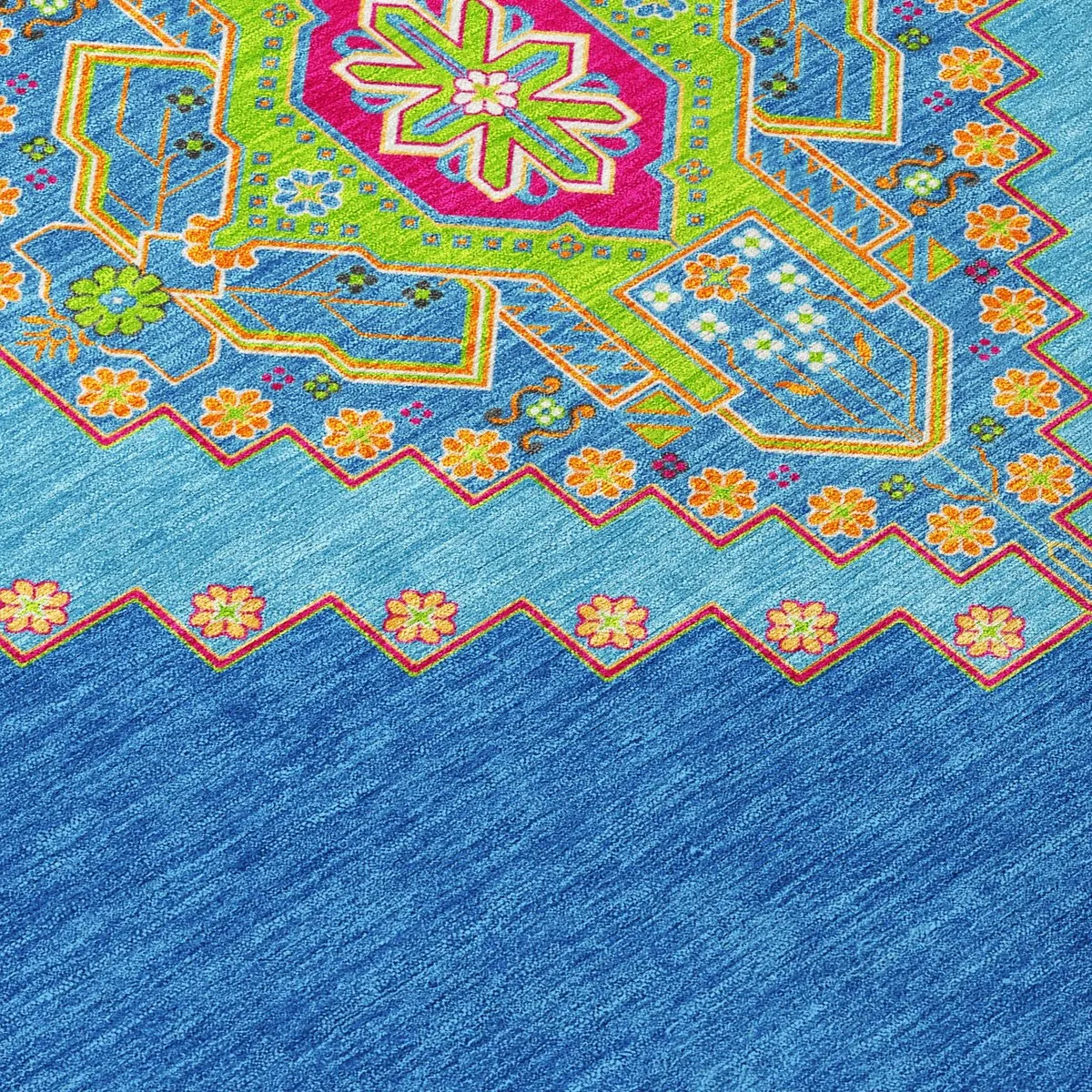 Machine Washable Indoor/ Outdoor Boho Traditional Chantille Rug