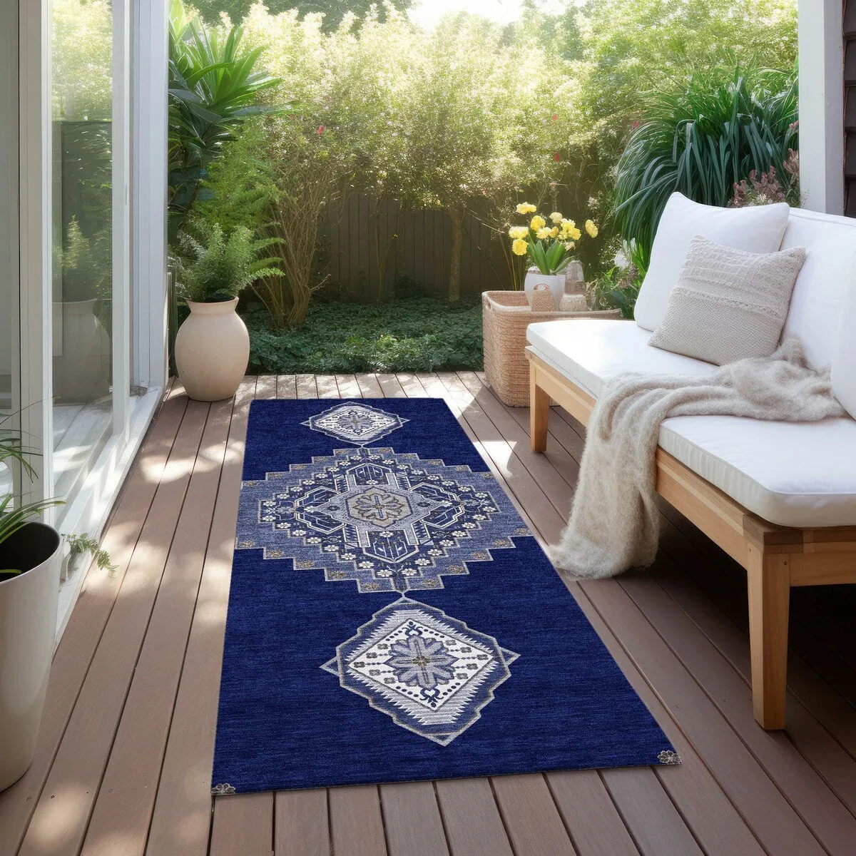 Machine Washable Indoor/ Outdoor Boho Traditional Chantille Rug