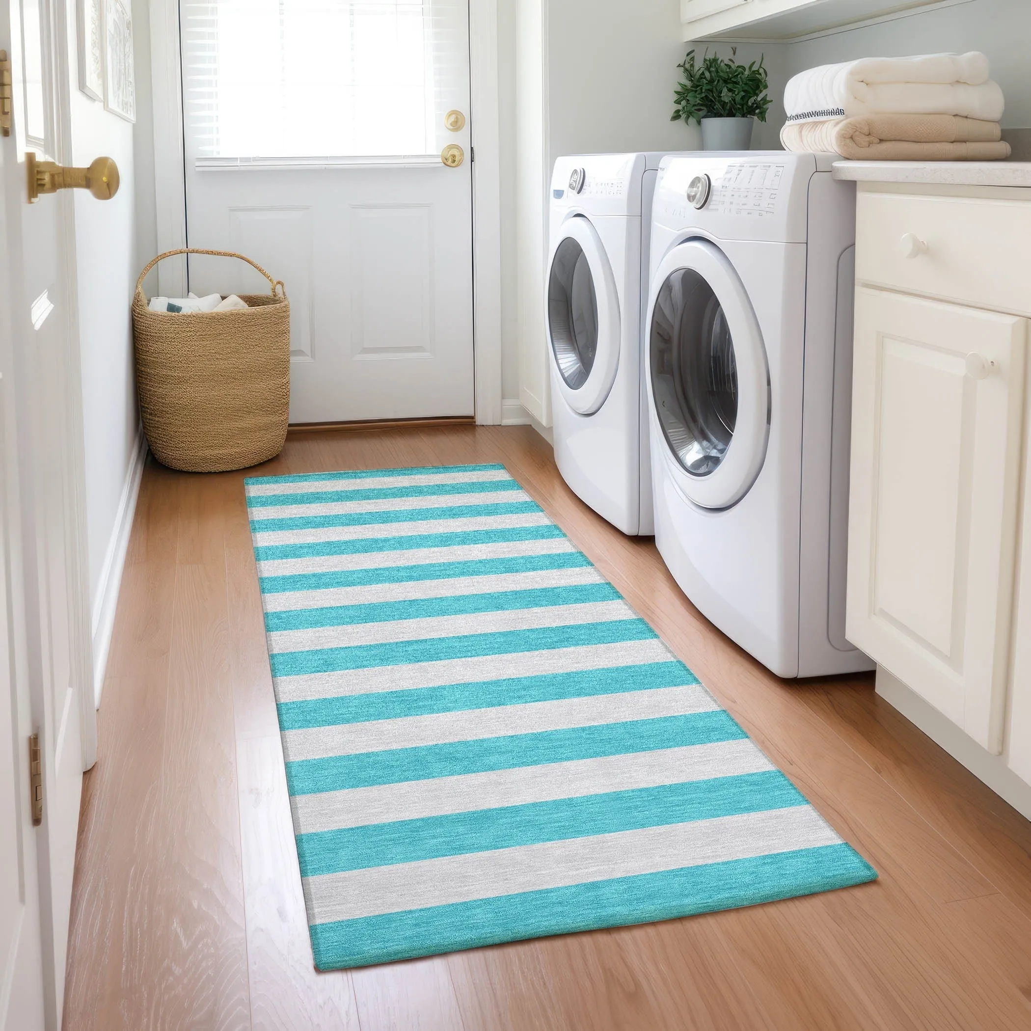 Machine Washable Indoor/ Outdoor Cabana Stripe Chantille Rug