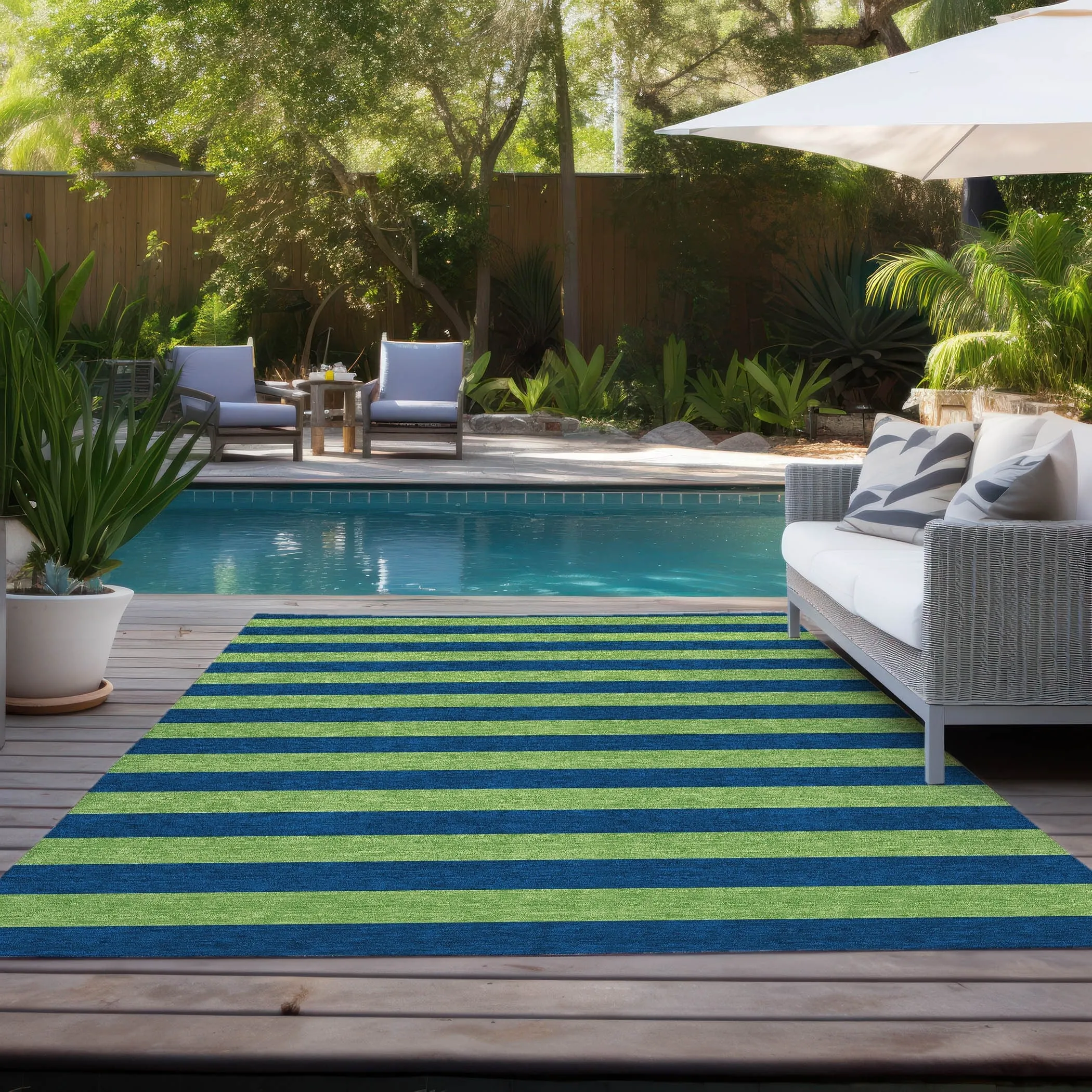 Machine Washable Indoor/ Outdoor Cabana Stripe Chantille Rug