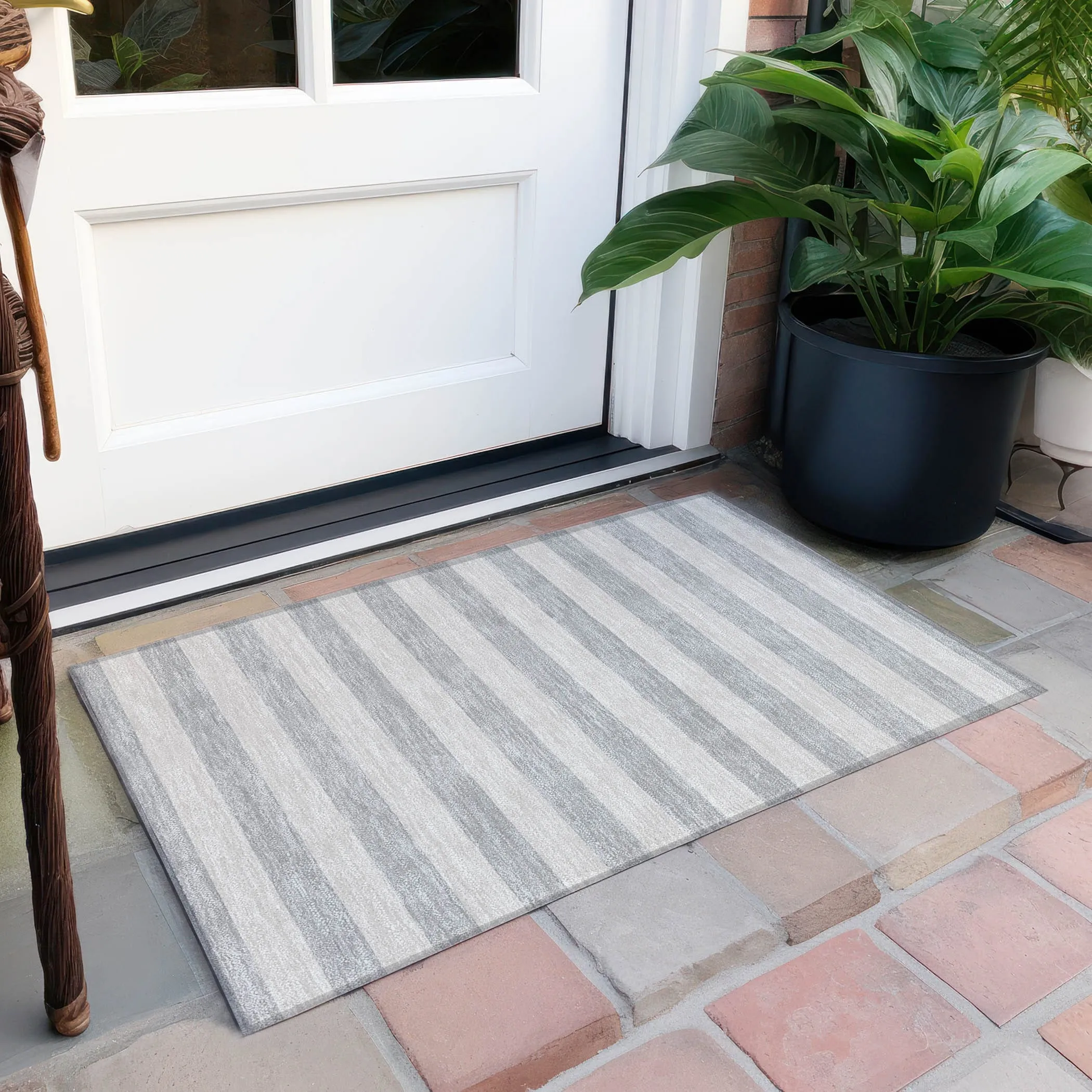 Machine Washable Indoor/ Outdoor Cabana Stripe Chantille Rug