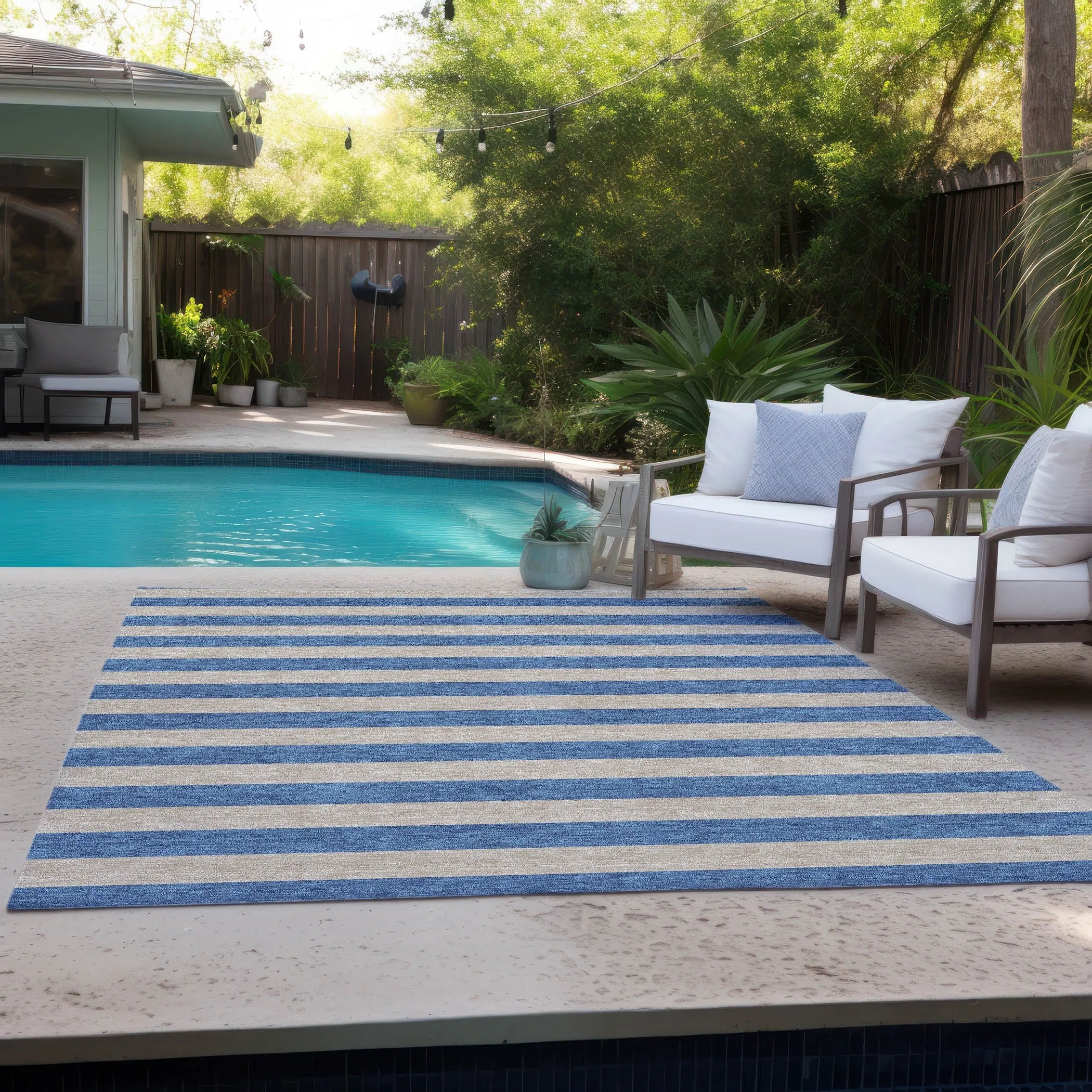 Machine Washable Indoor/ Outdoor Cabana Stripe Chantille Rug