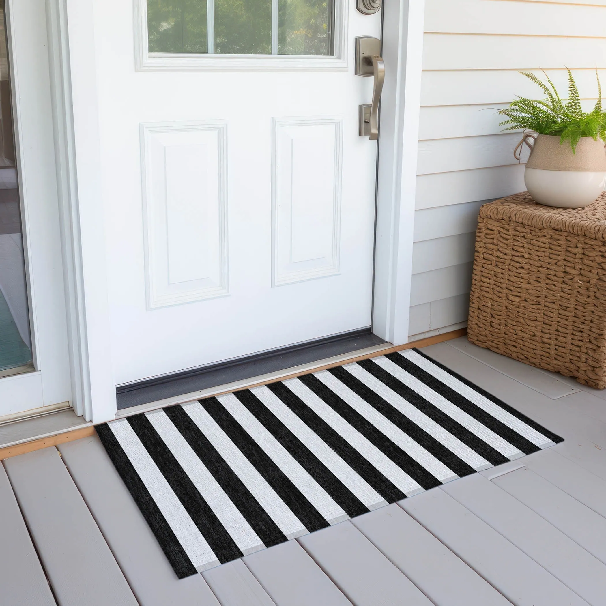 Machine Washable Indoor/ Outdoor Cabana Stripe Chantille Rug