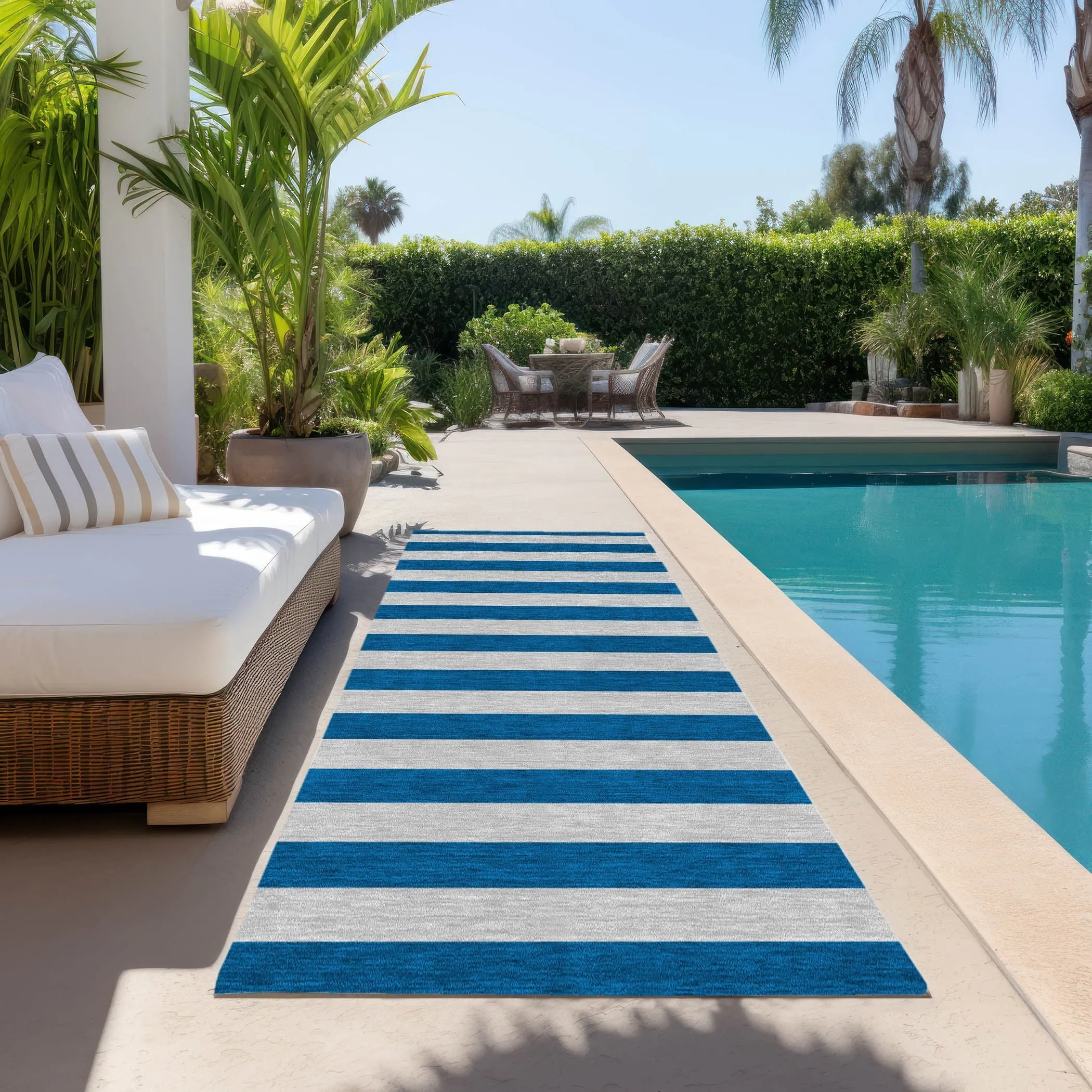 Machine Washable Indoor/ Outdoor Cabana Stripe Chantille Rug