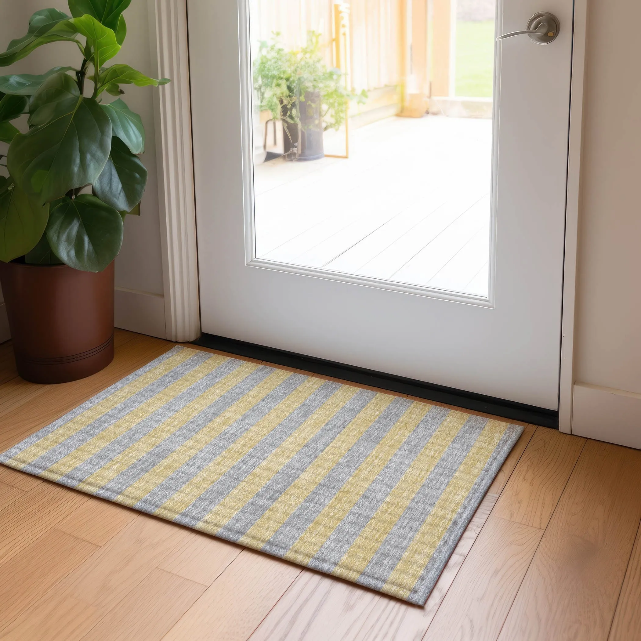 Machine Washable Indoor/ Outdoor Cabana Stripe Chantille Rug