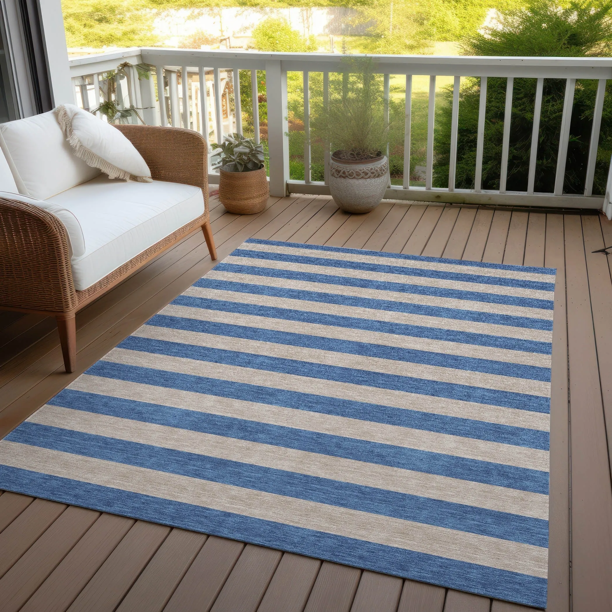 Machine Washable Indoor/ Outdoor Cabana Stripe Chantille Rug