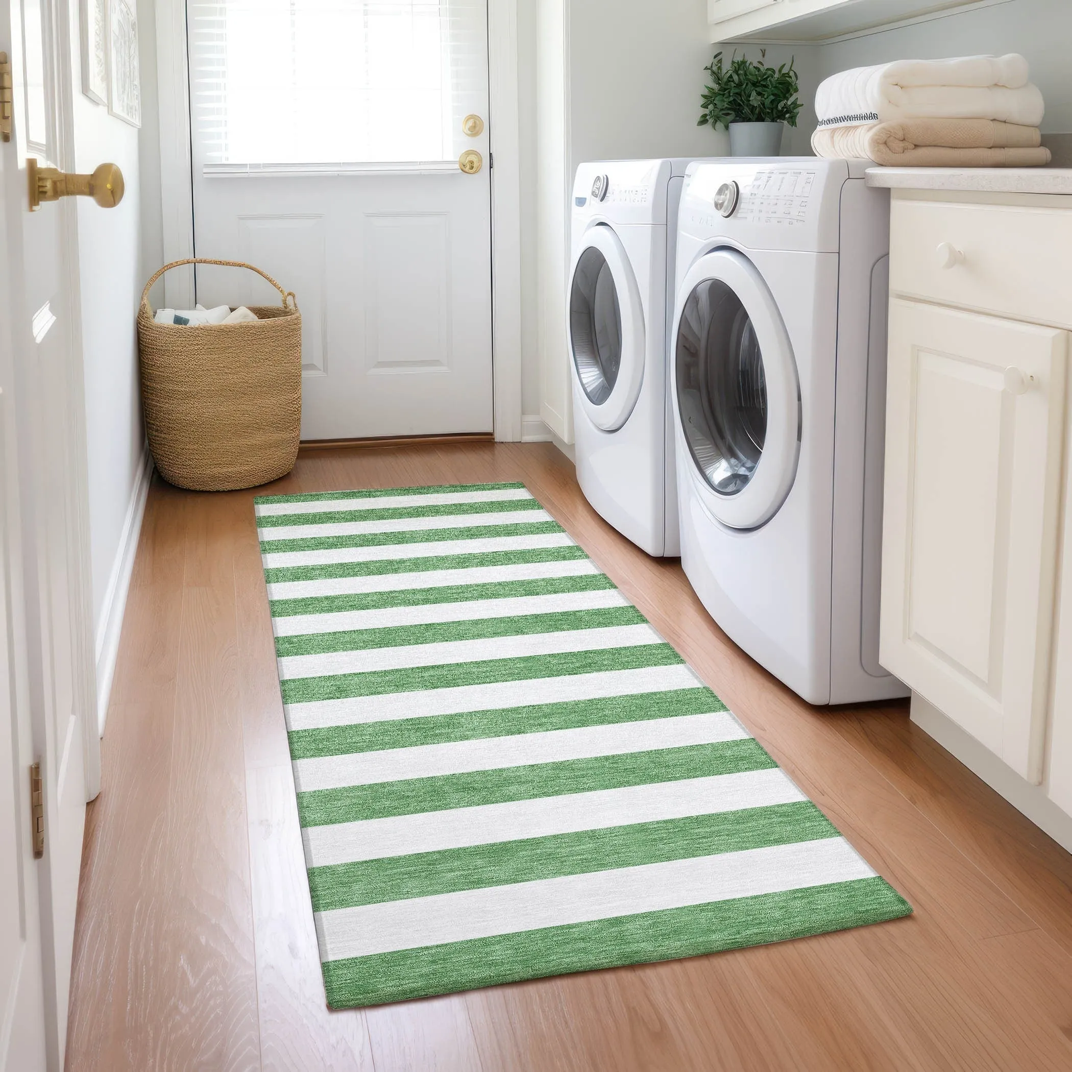 Machine Washable Indoor/ Outdoor Cabana Stripe Chantille Rug