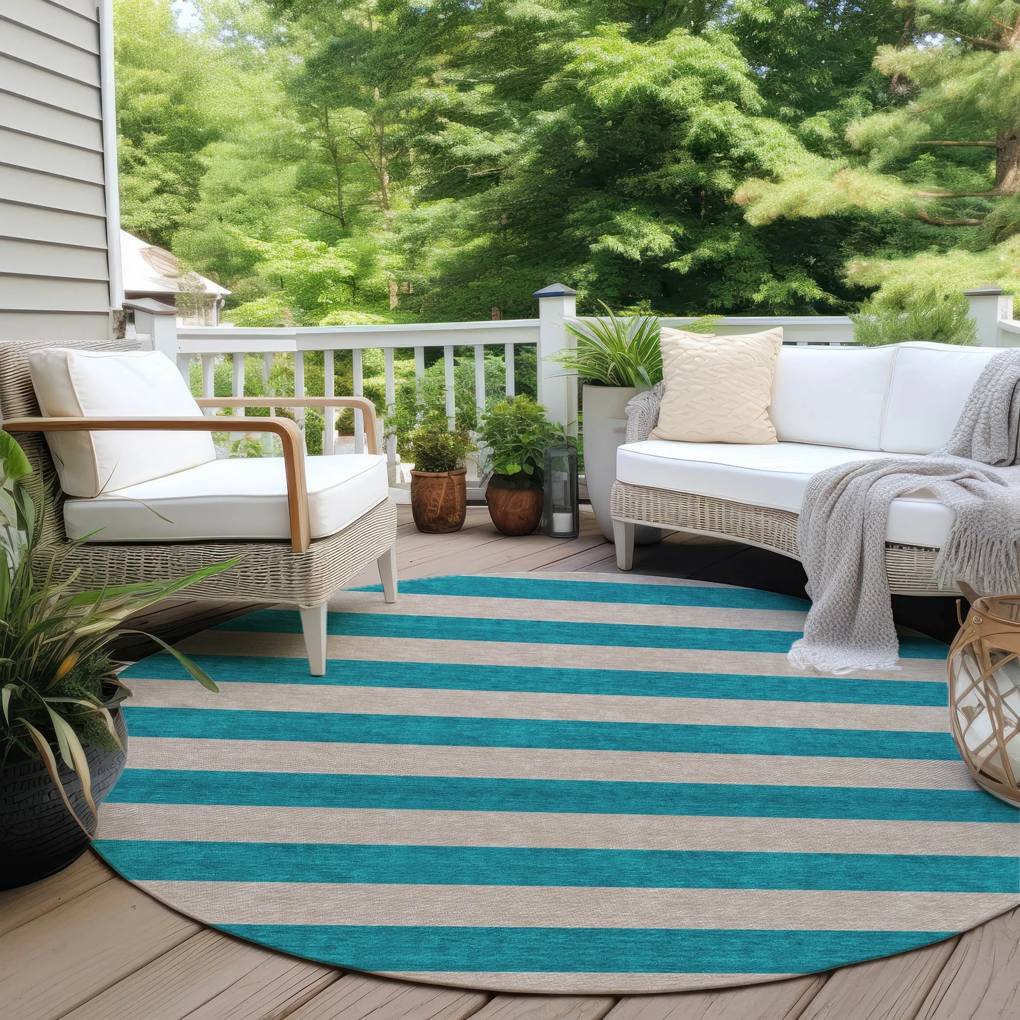 Machine Washable Indoor/ Outdoor Cabana Stripe Chantille Rug