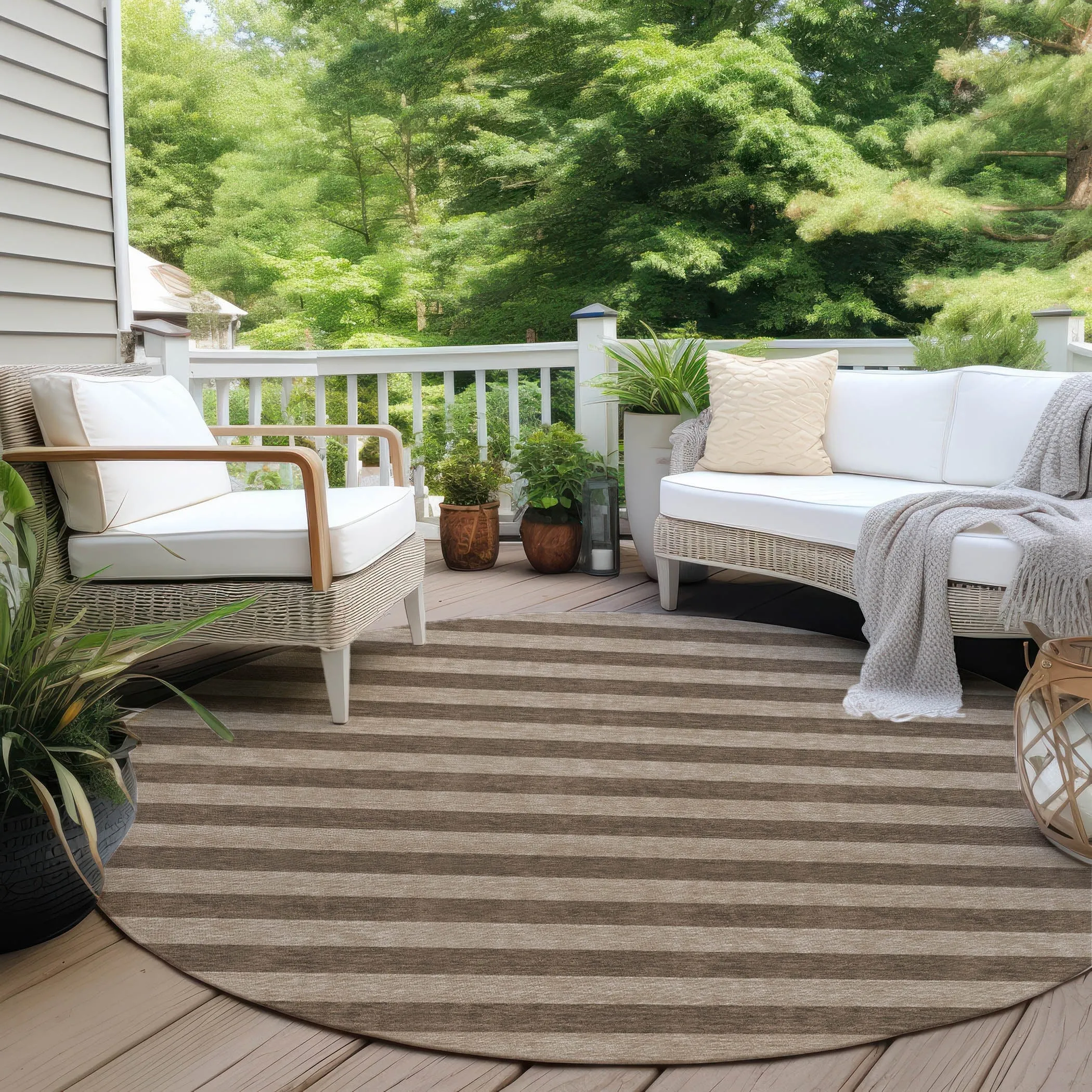 Machine Washable Indoor/ Outdoor Cabana Stripe Chantille Rug