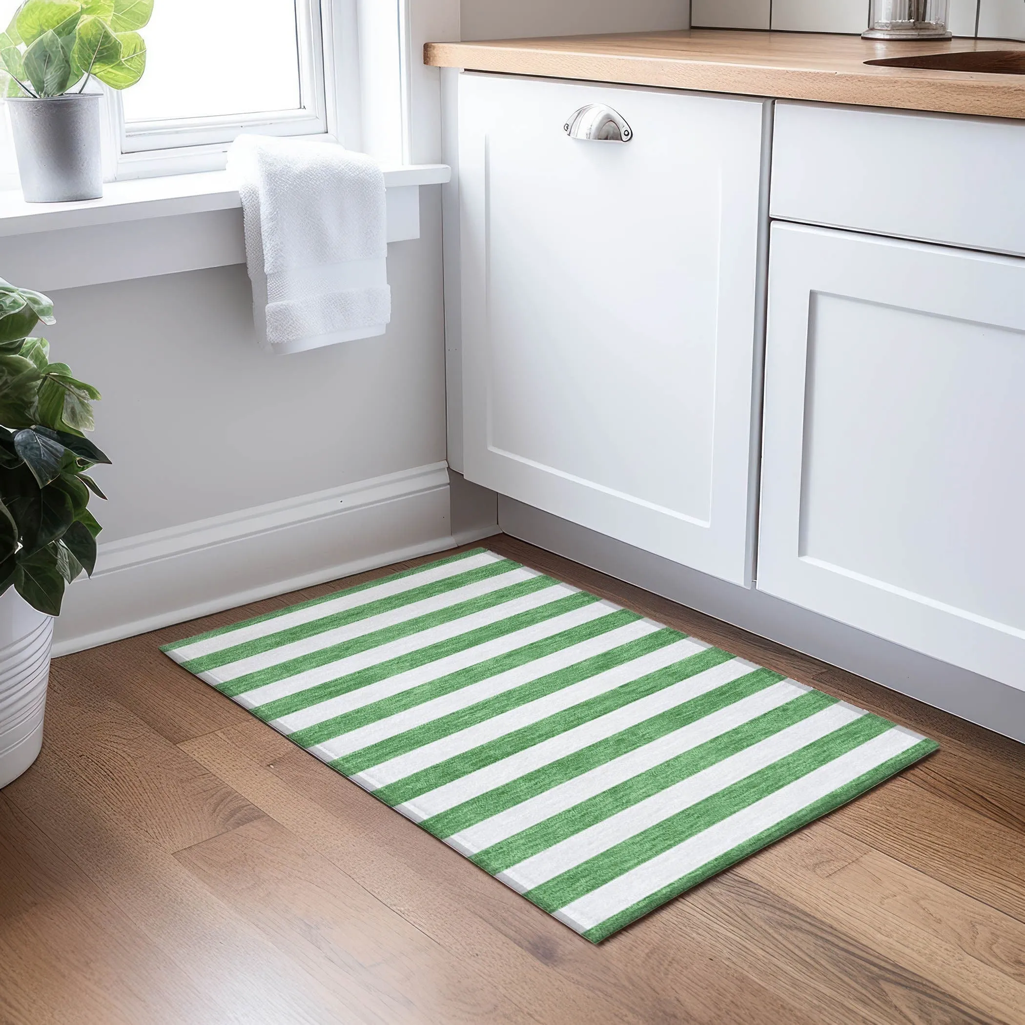 Machine Washable Indoor/ Outdoor Cabana Stripe Chantille Rug