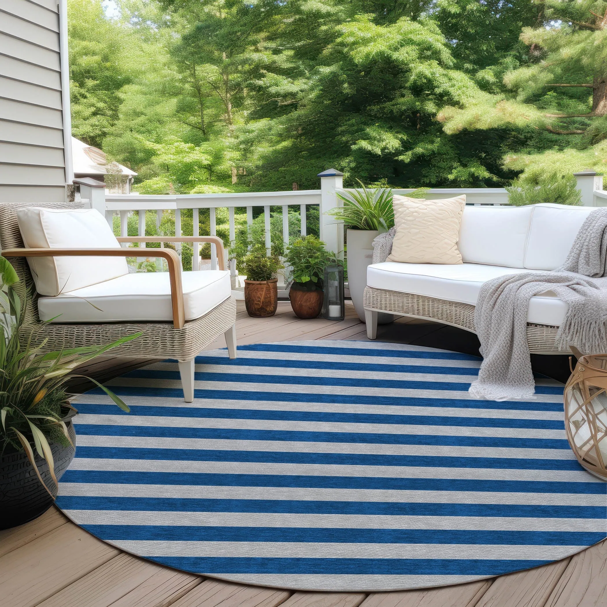 Machine Washable Indoor/ Outdoor Cabana Stripe Chantille Rug