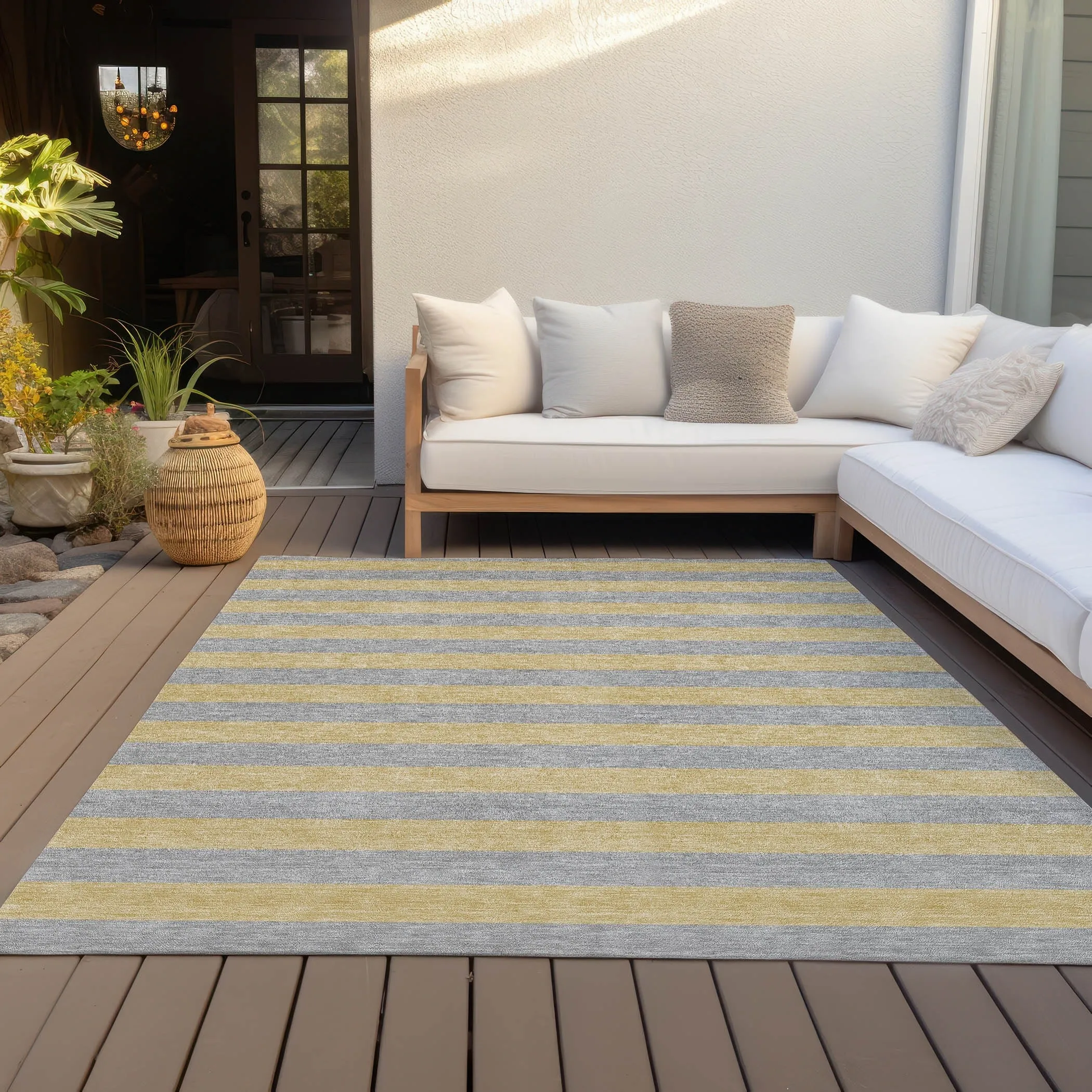 Machine Washable Indoor/ Outdoor Cabana Stripe Chantille Rug