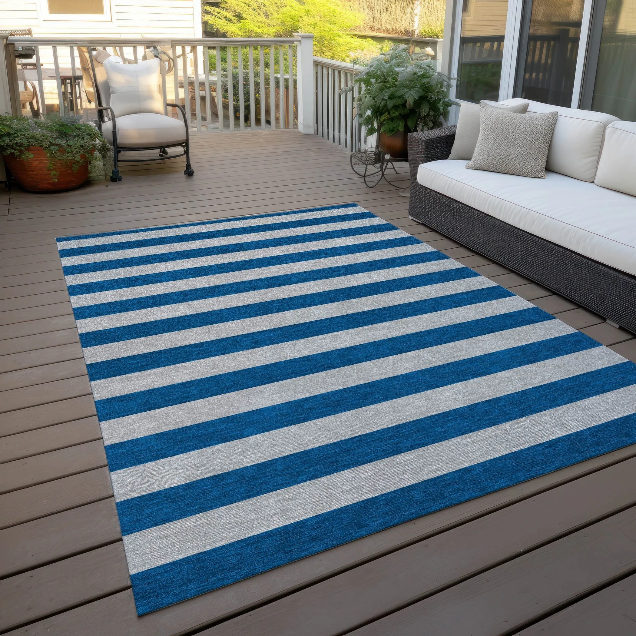 Machine Washable Indoor/ Outdoor Cabana Stripe Chantille Rug