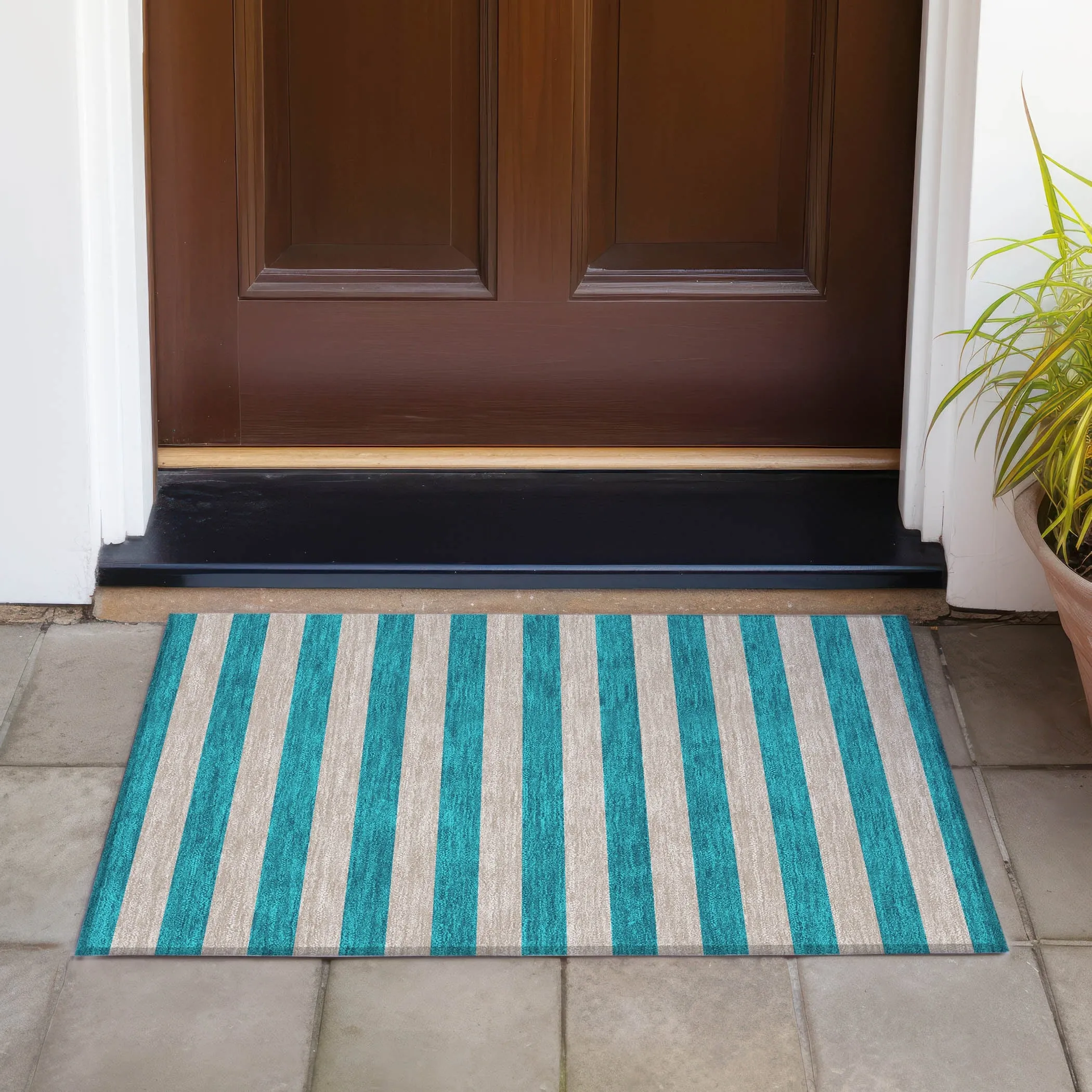 Machine Washable Indoor/ Outdoor Cabana Stripe Chantille Rug