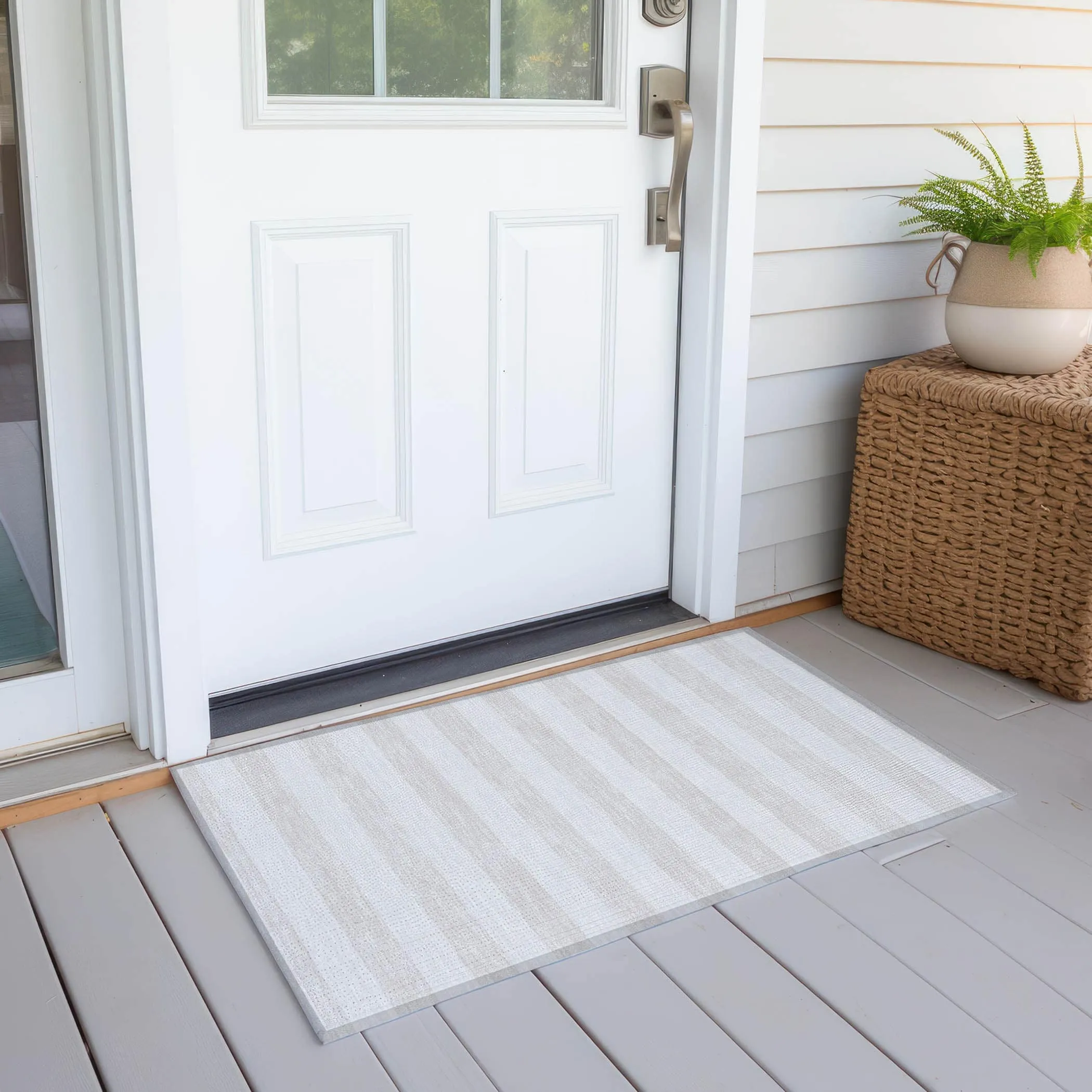 Machine Washable Indoor/ Outdoor Cabana Stripe Chantille Rug
