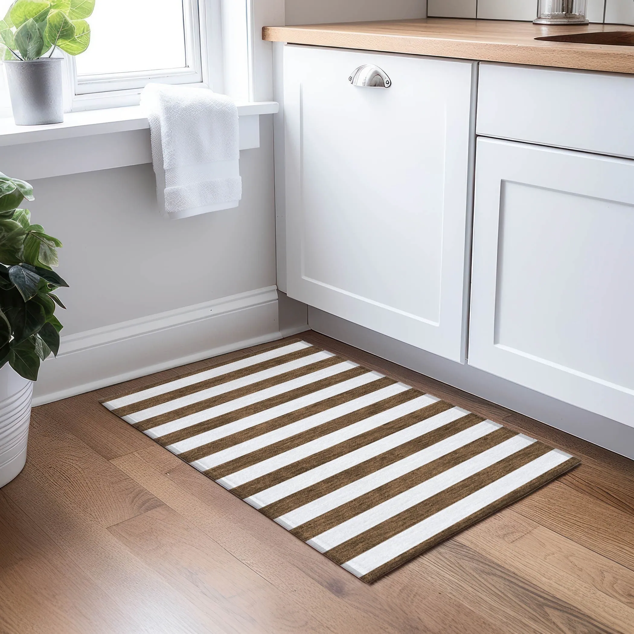 Machine Washable Indoor/ Outdoor Cabana Stripe Chantille Rug