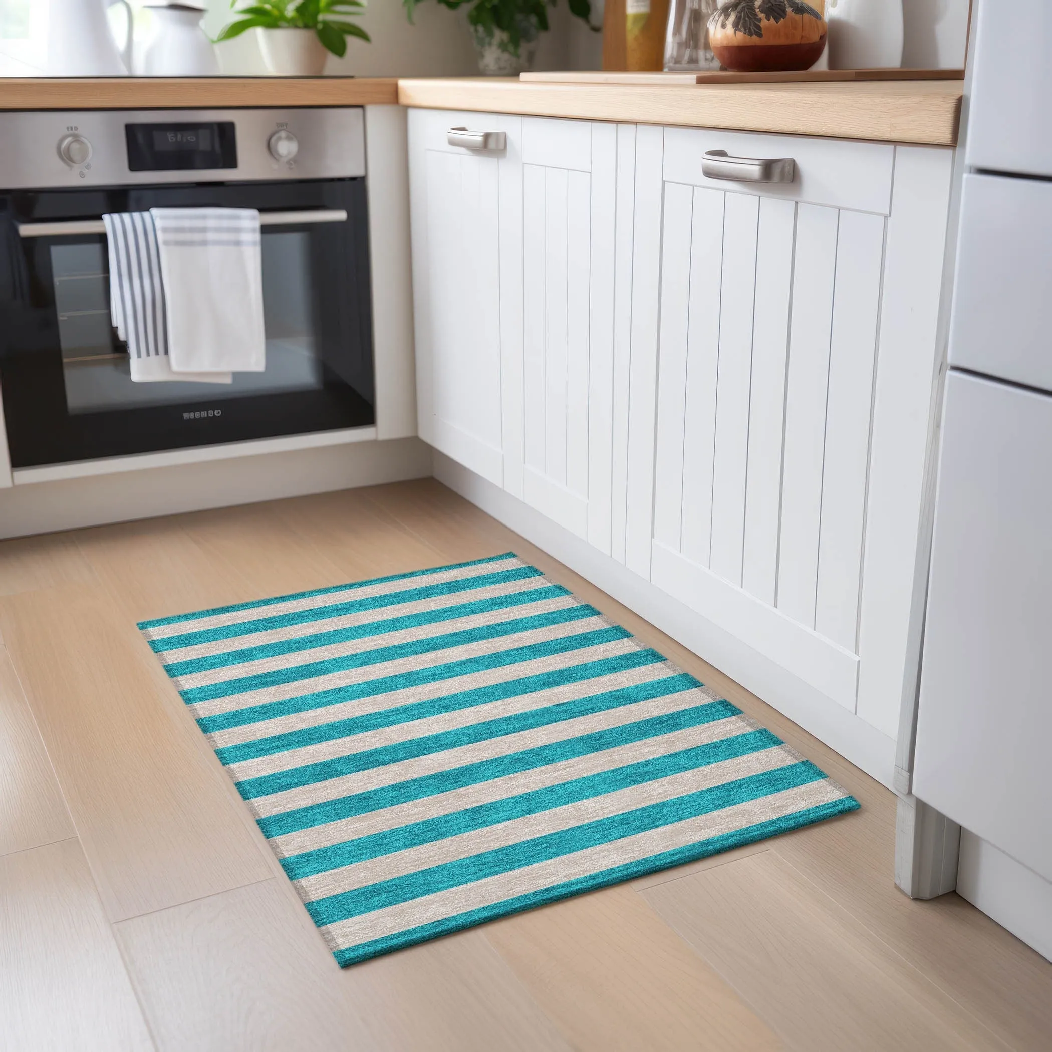 Machine Washable Indoor/ Outdoor Cabana Stripe Chantille Rug