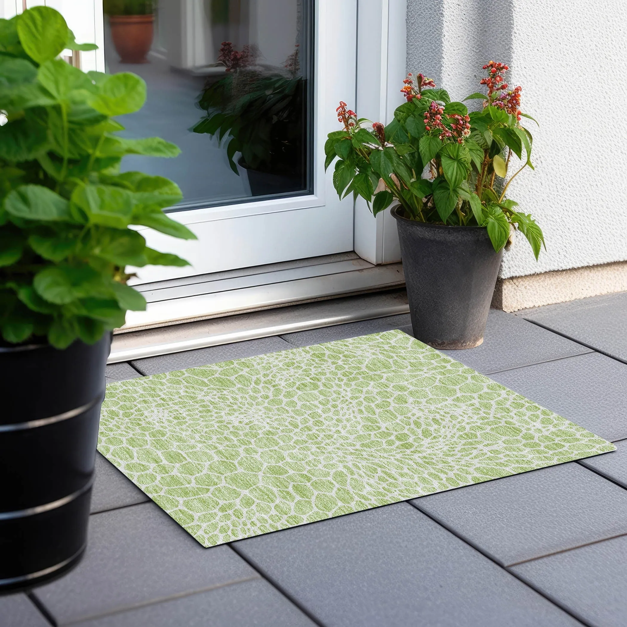 Machine Washable Indoor/ Outdoor Chantille Animal Print Rug