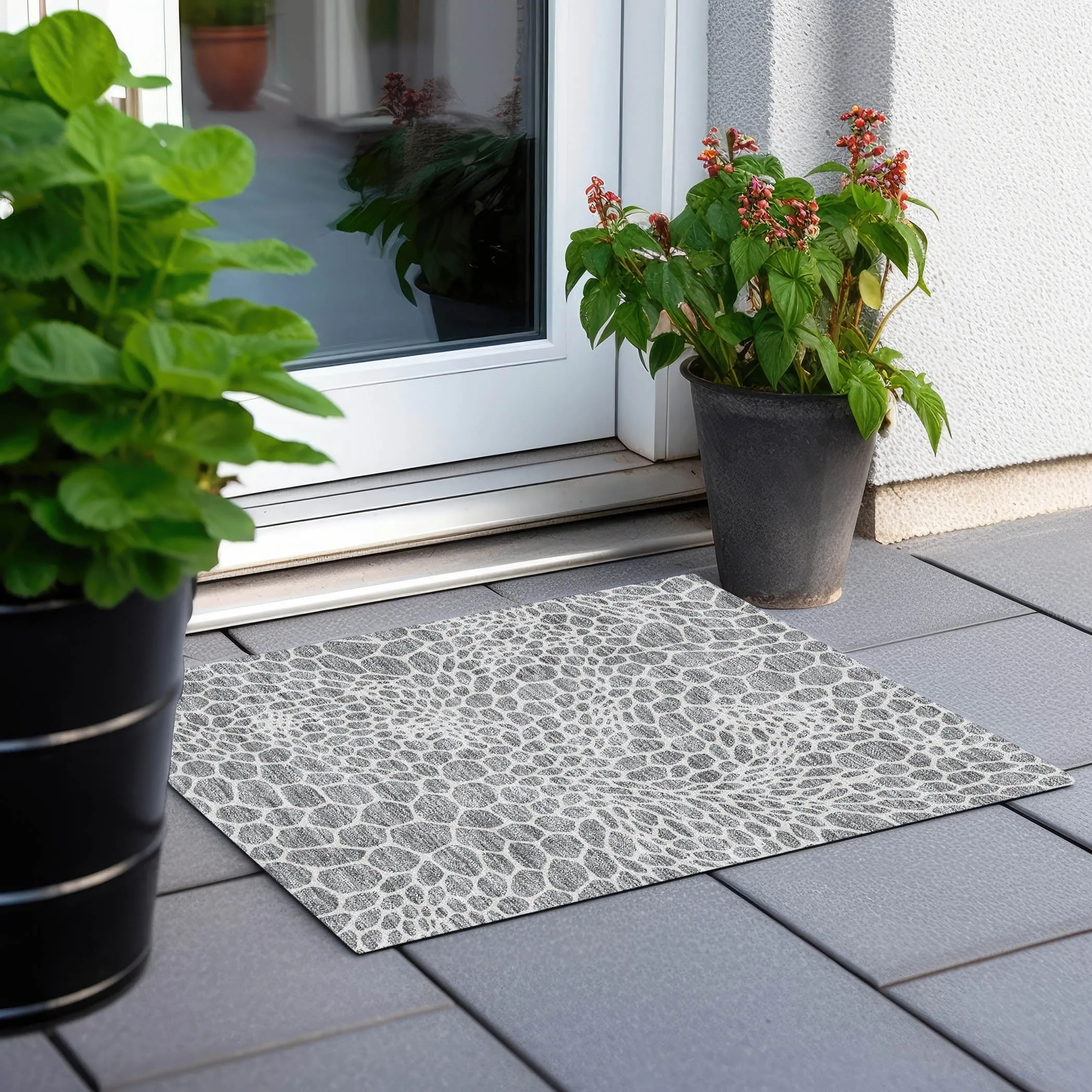Machine Washable Indoor/ Outdoor Chantille Animal Print Rug