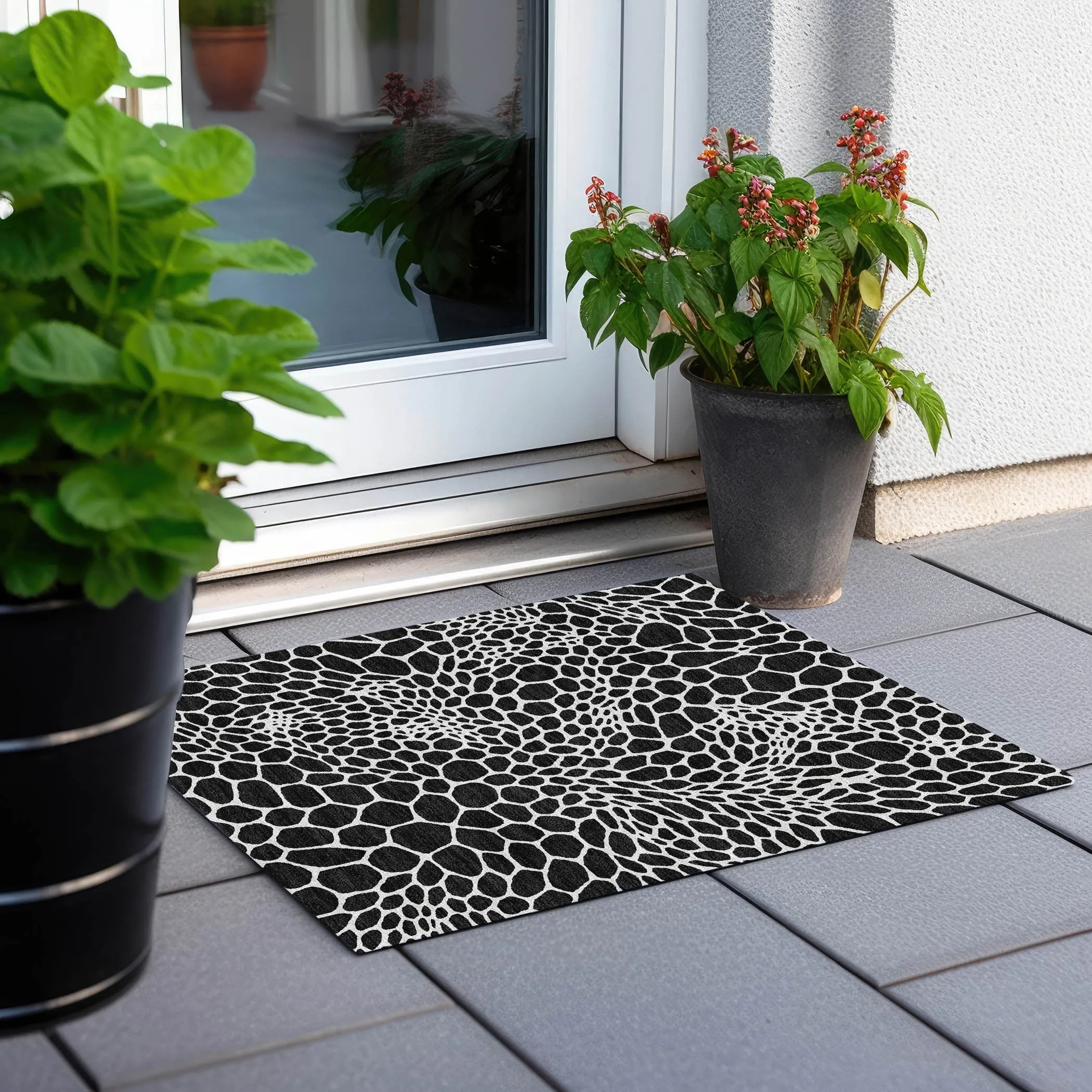 Machine Washable Indoor/ Outdoor Chantille Animal Print Rug